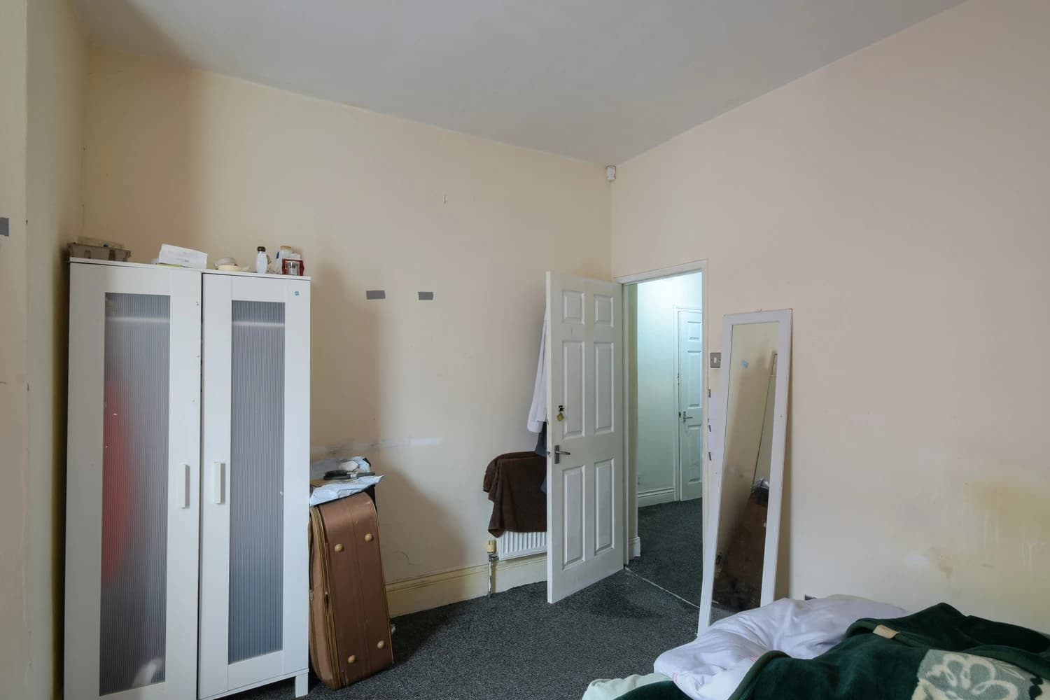 property photo 8 of 10