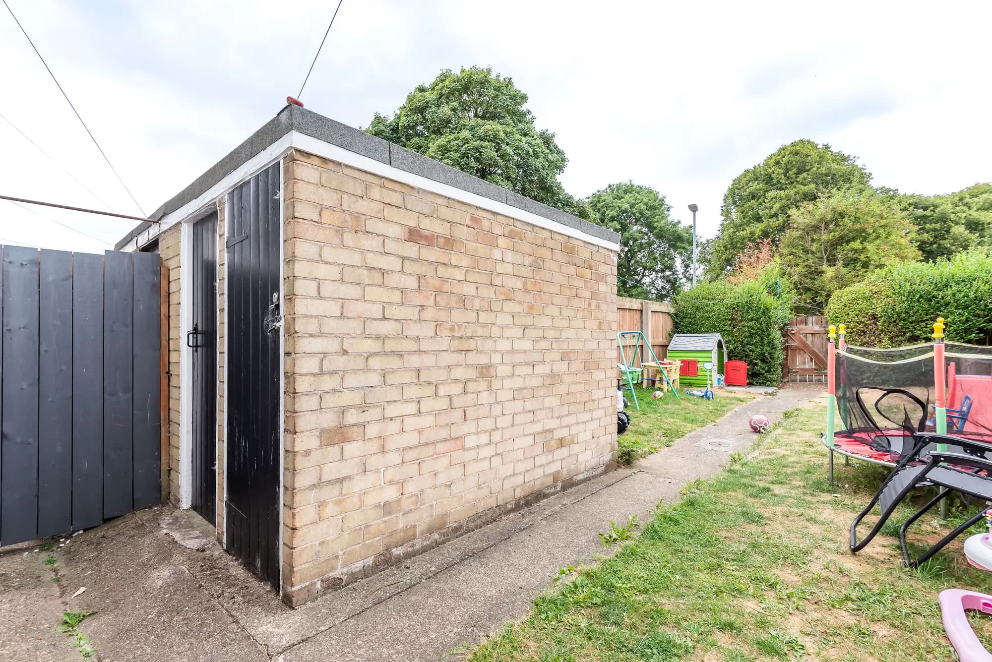 property photo 15 of 17