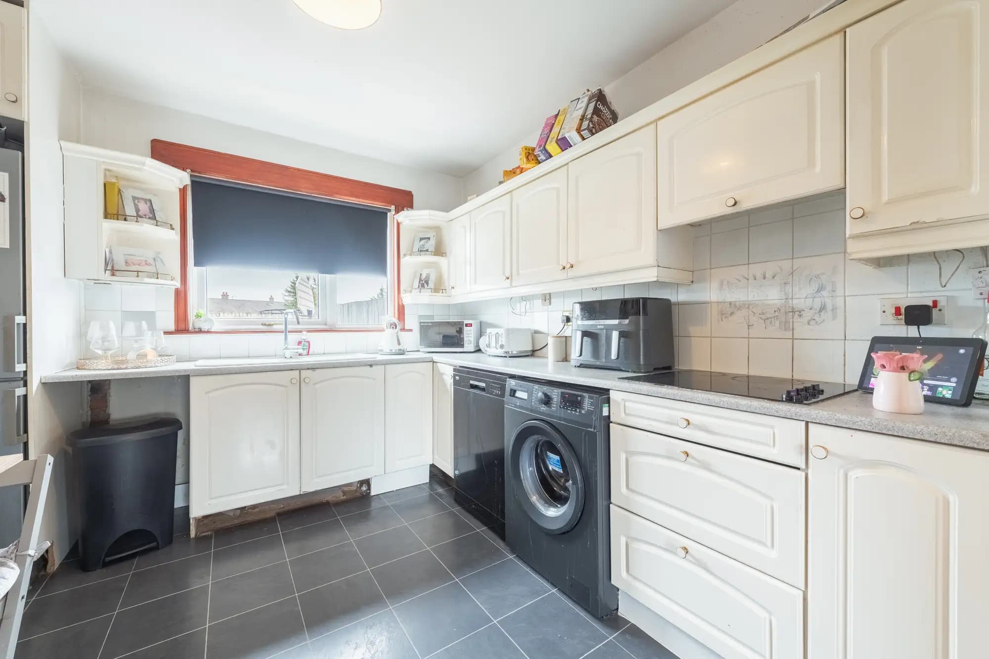 property photo 5 of 29