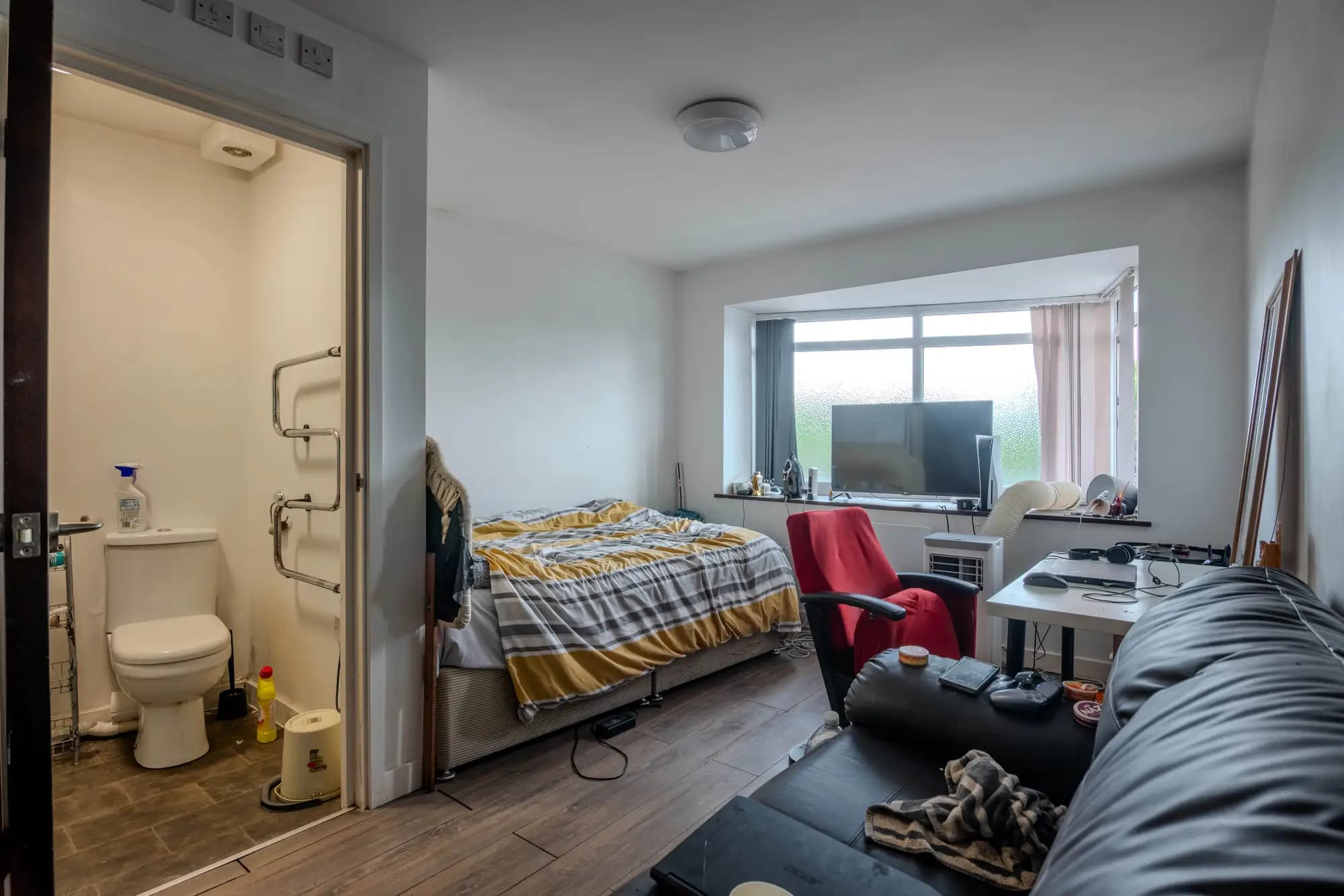 property photo 31 of 49
