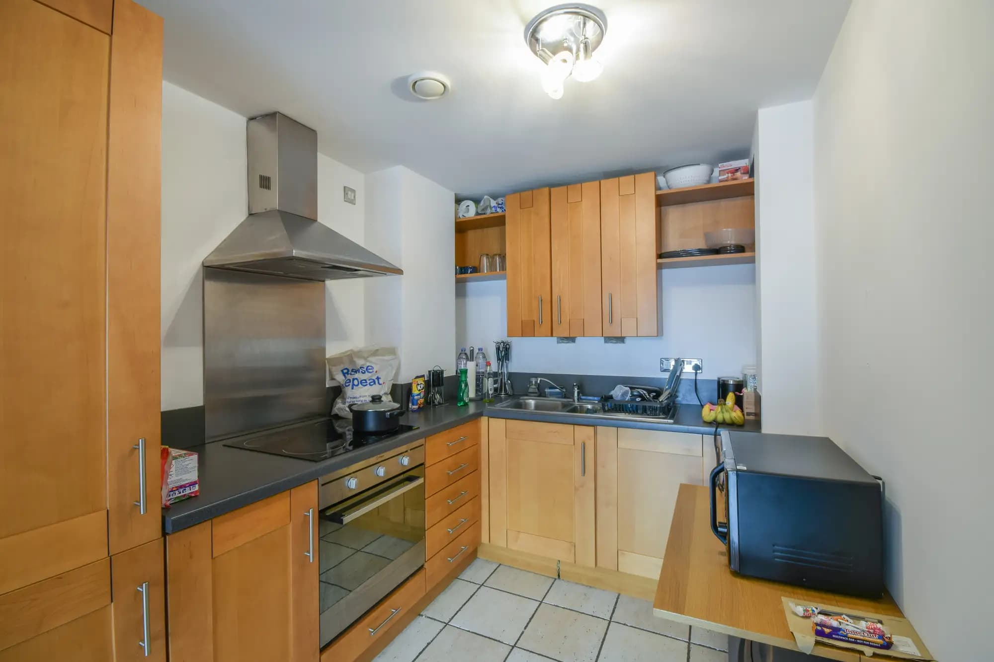 property photo 5 of 10