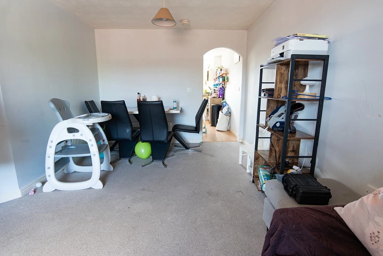 property photo 5 of 18