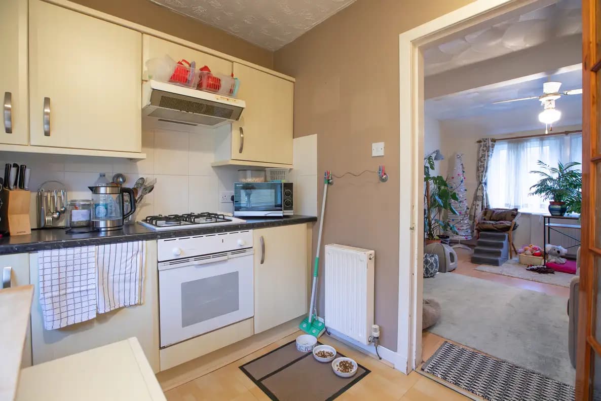 property photo 11 of 26