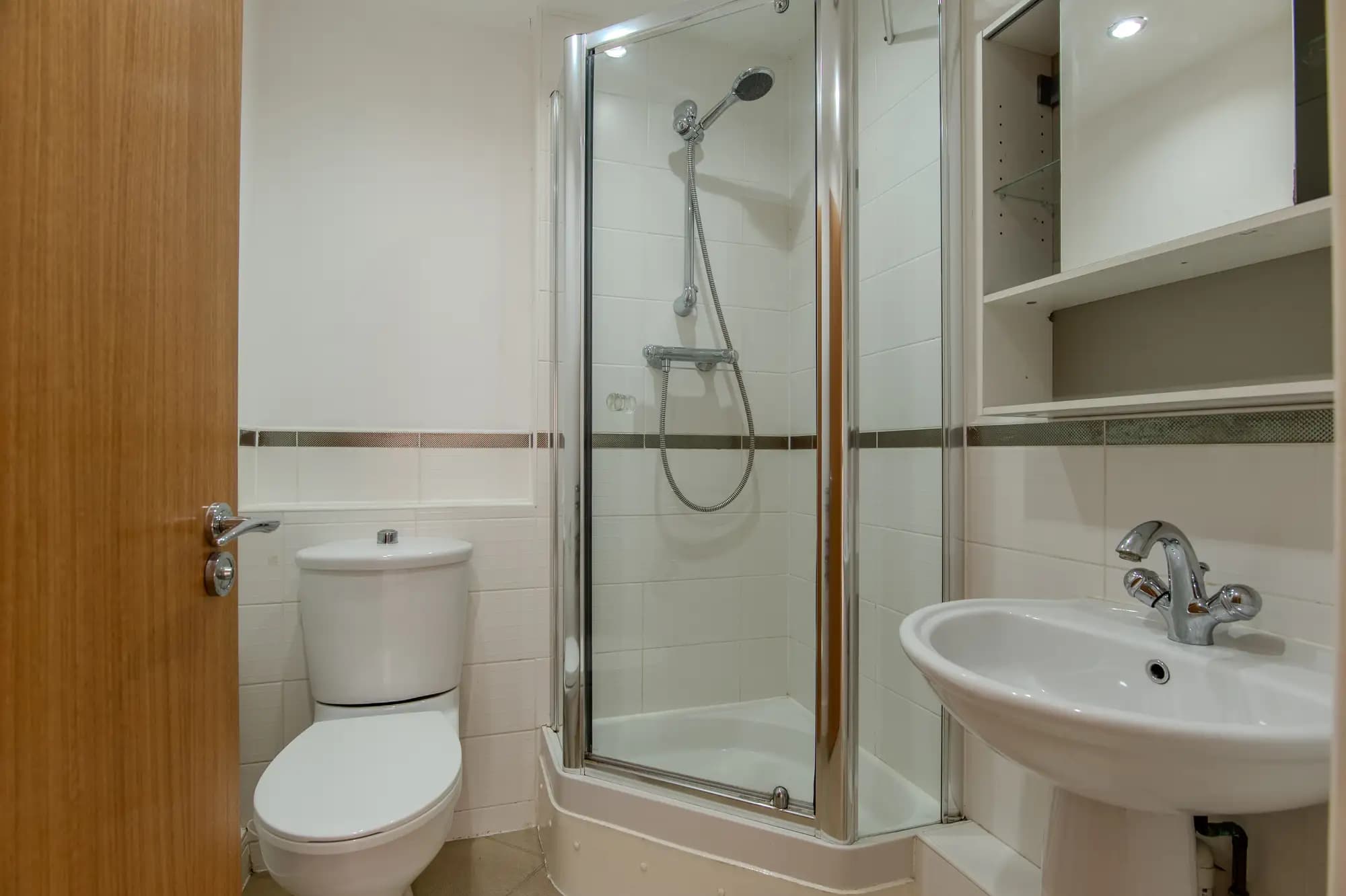 property photo 7 of 20