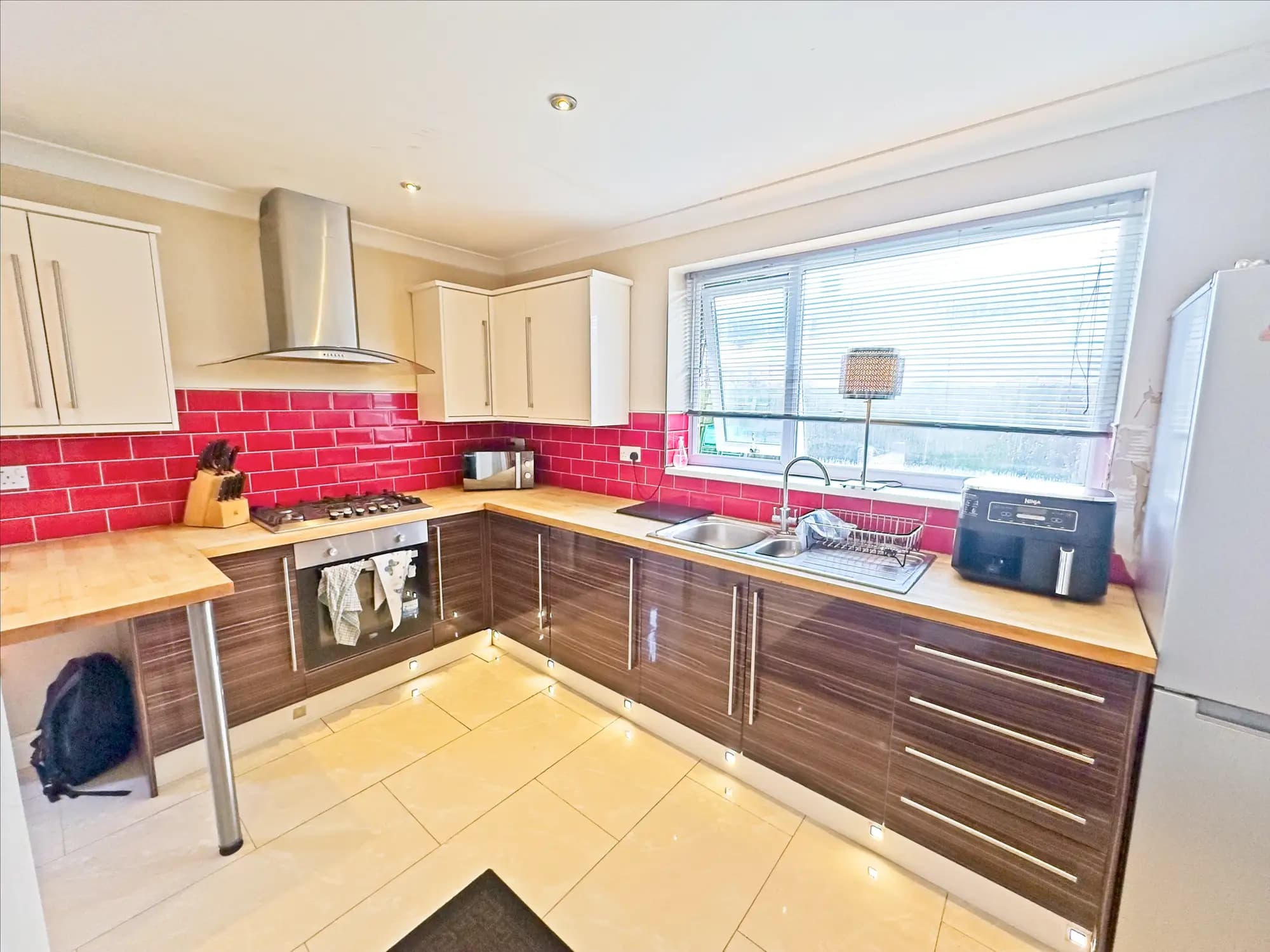 property photo 8 of 37