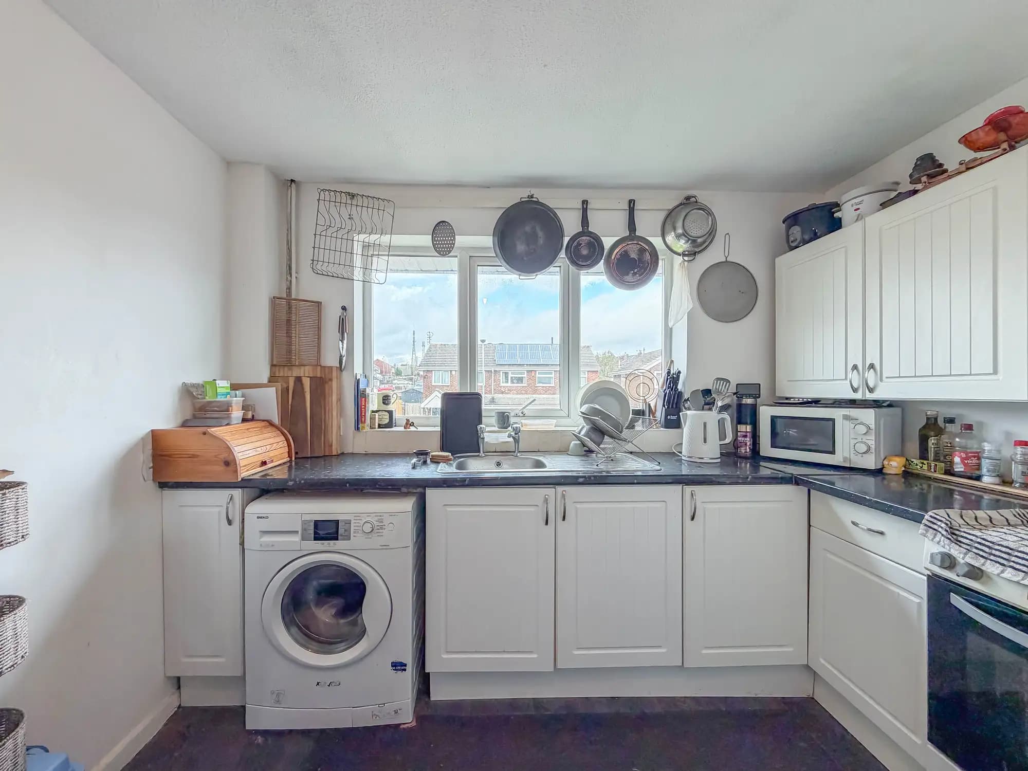 property photo 5 of 19