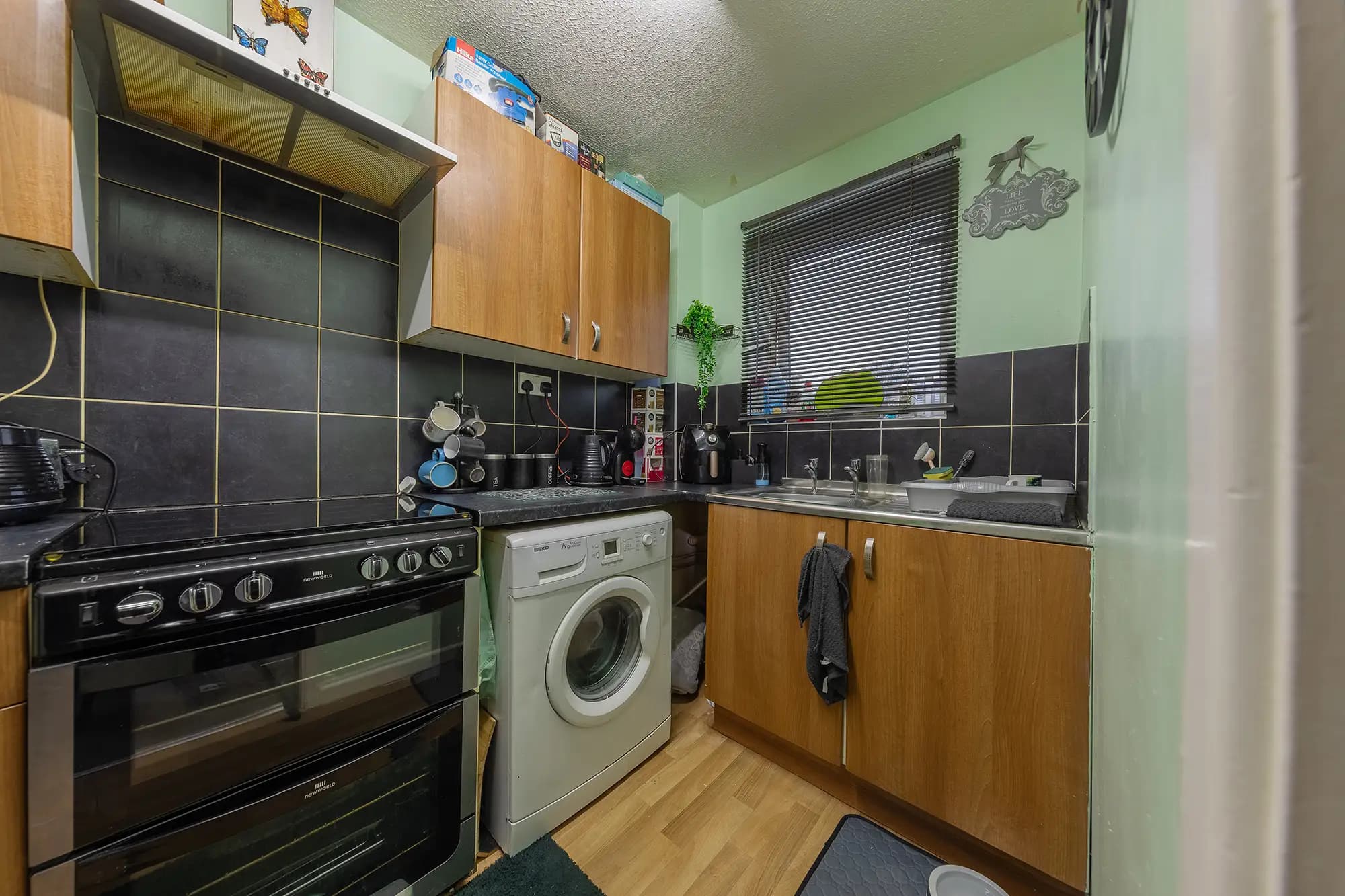 property photo 7 of 17