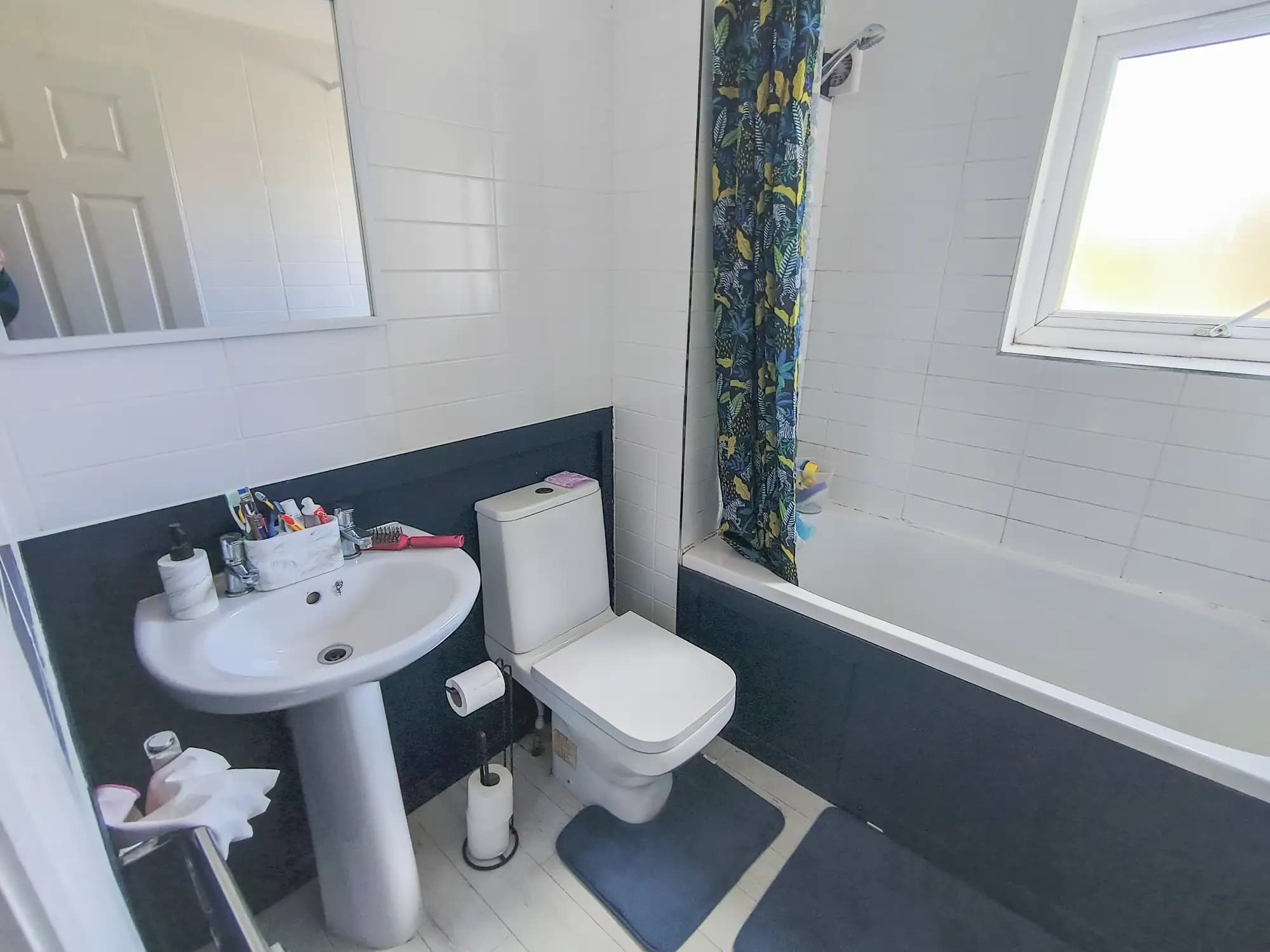 property photo 8 of 15