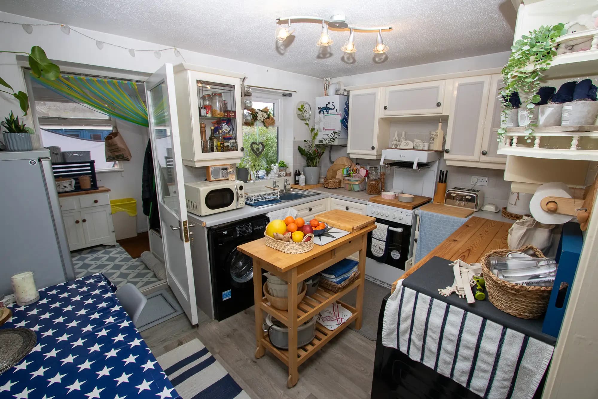 property photo 5 of 16