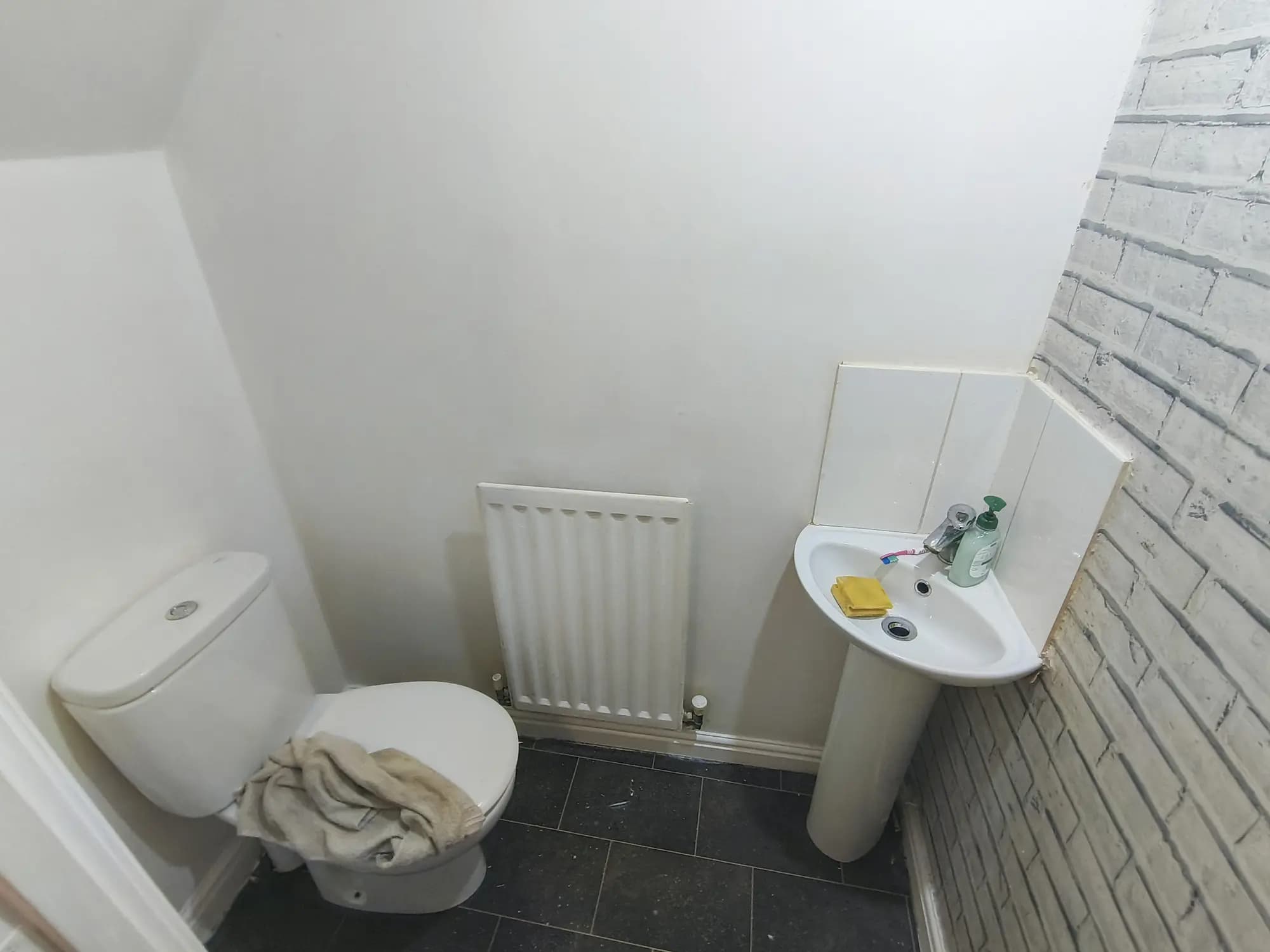property photo 8 of 17