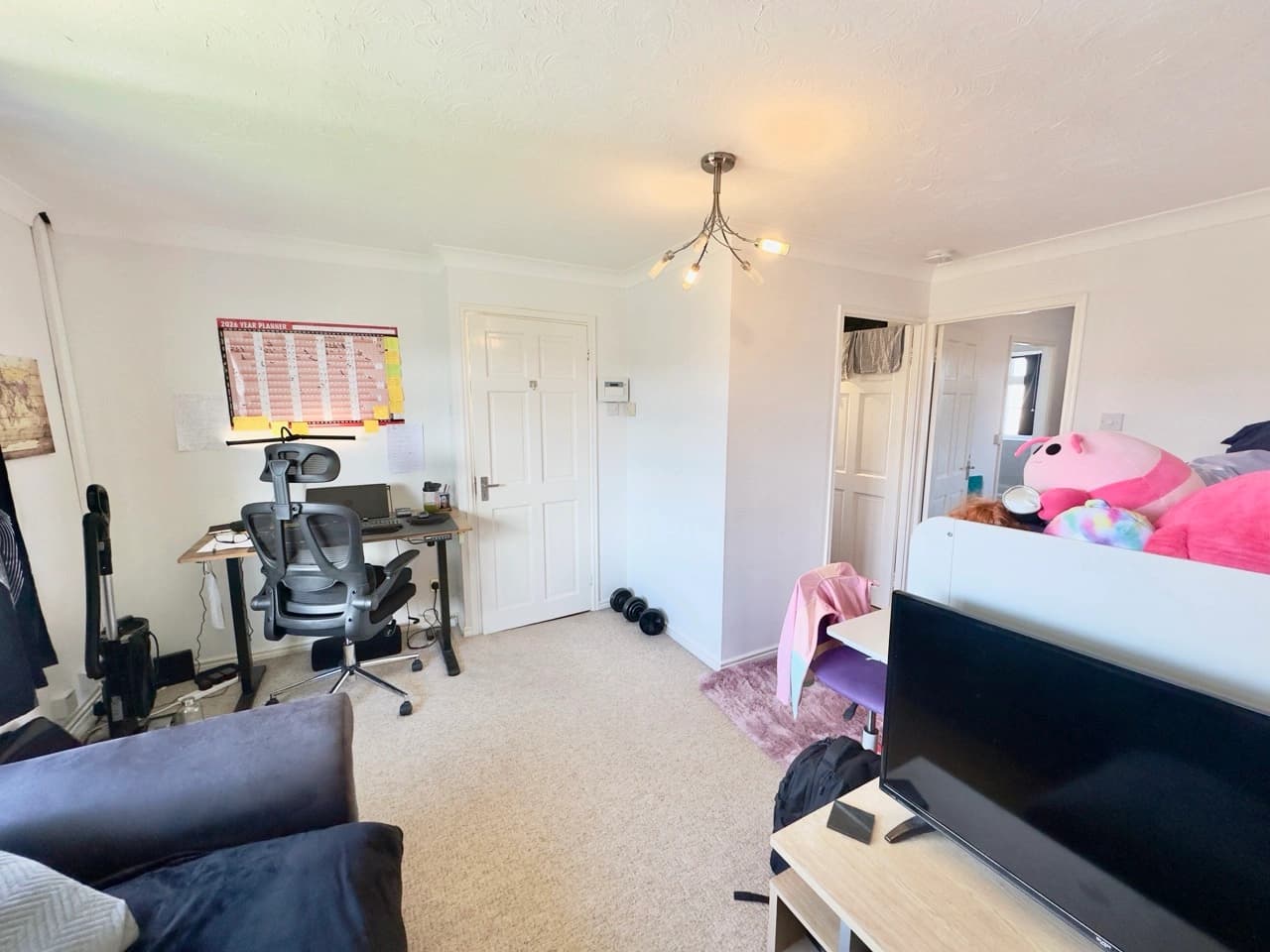 property photo 5 of 18