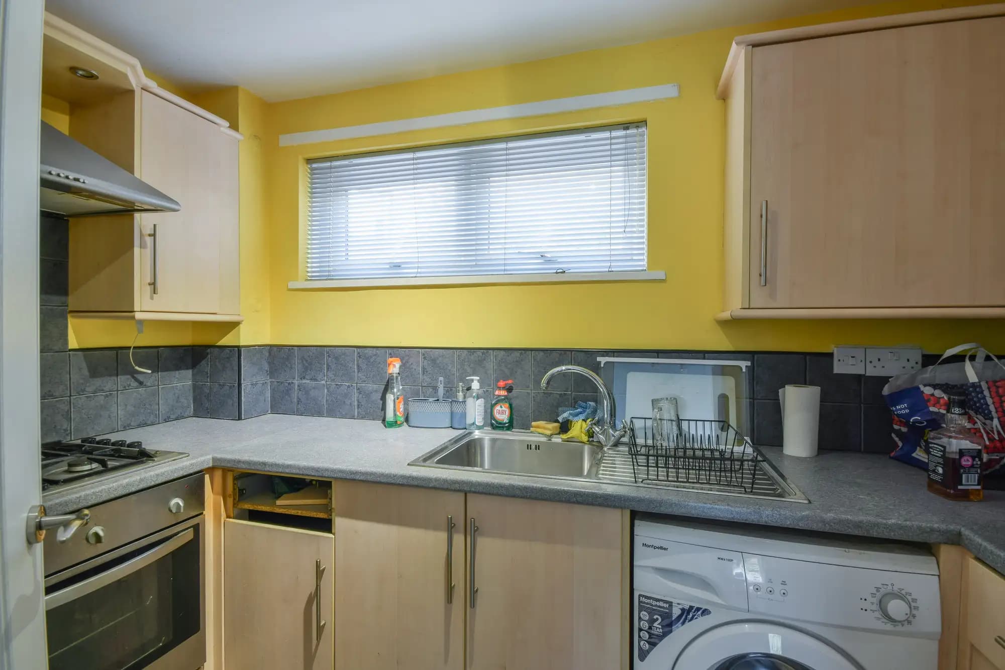 property photo 4 of 17