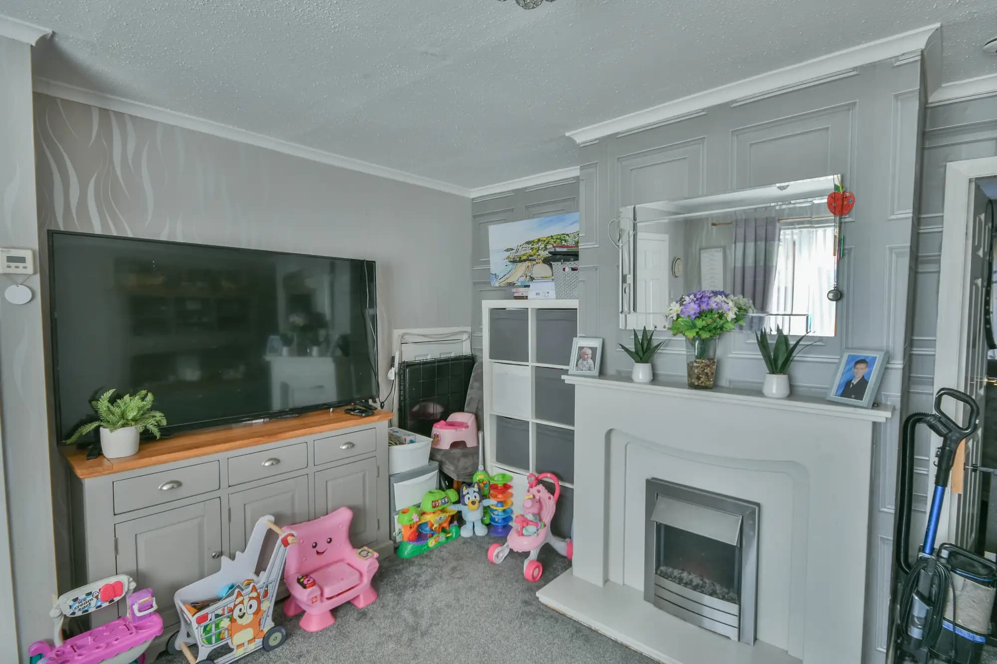 property photo 4 of 17