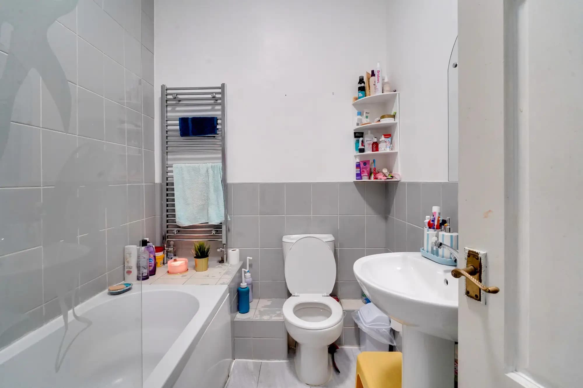 property photo 4 of 10