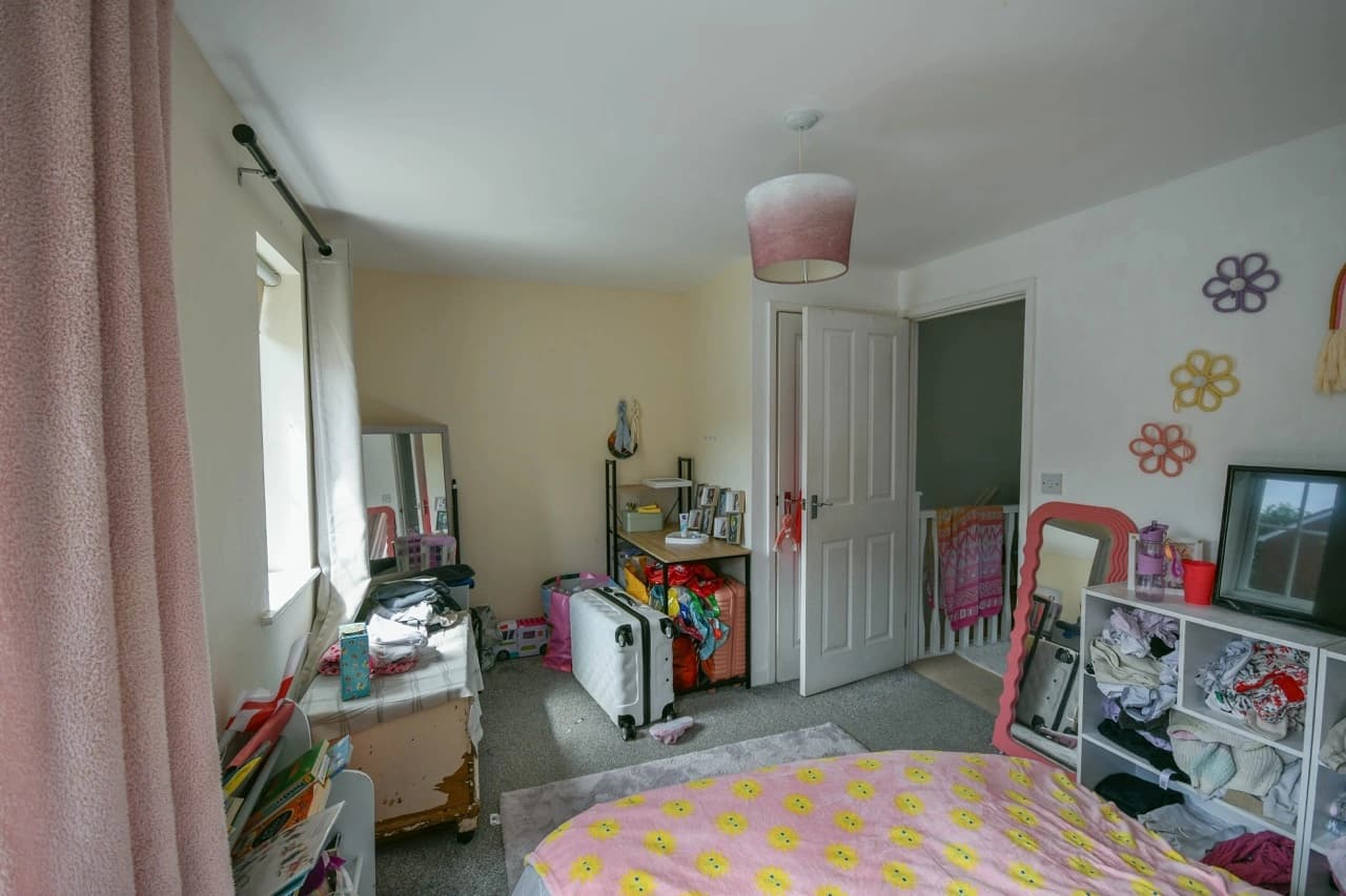 property photo 12 of 20