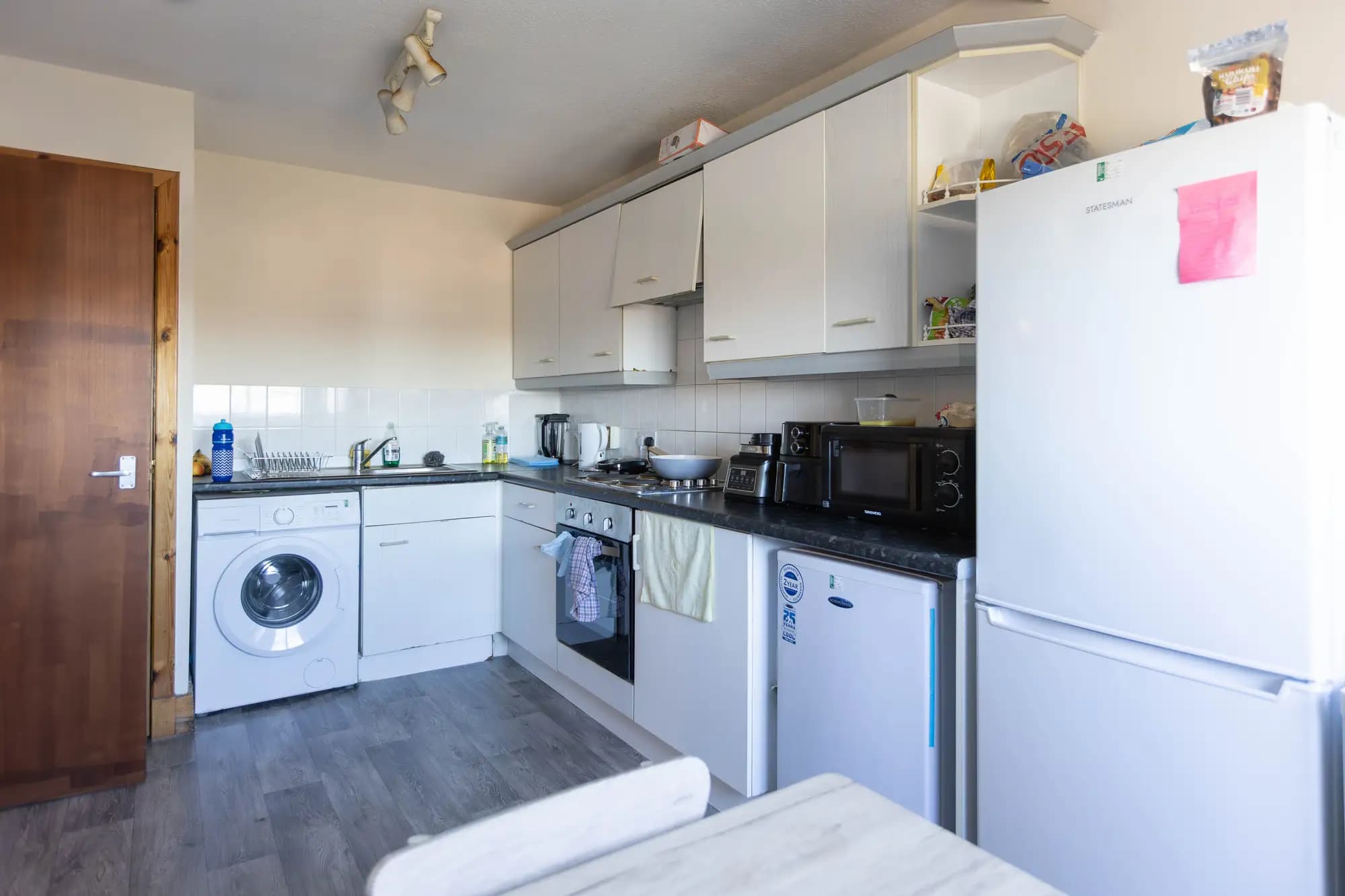property photo 11 of 32