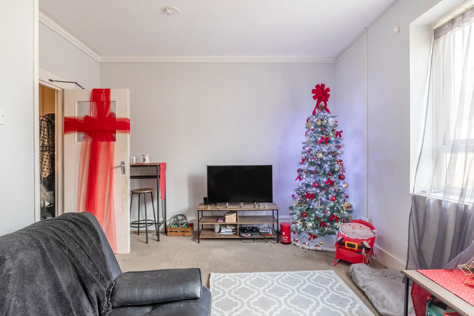 property photo 2 of 25