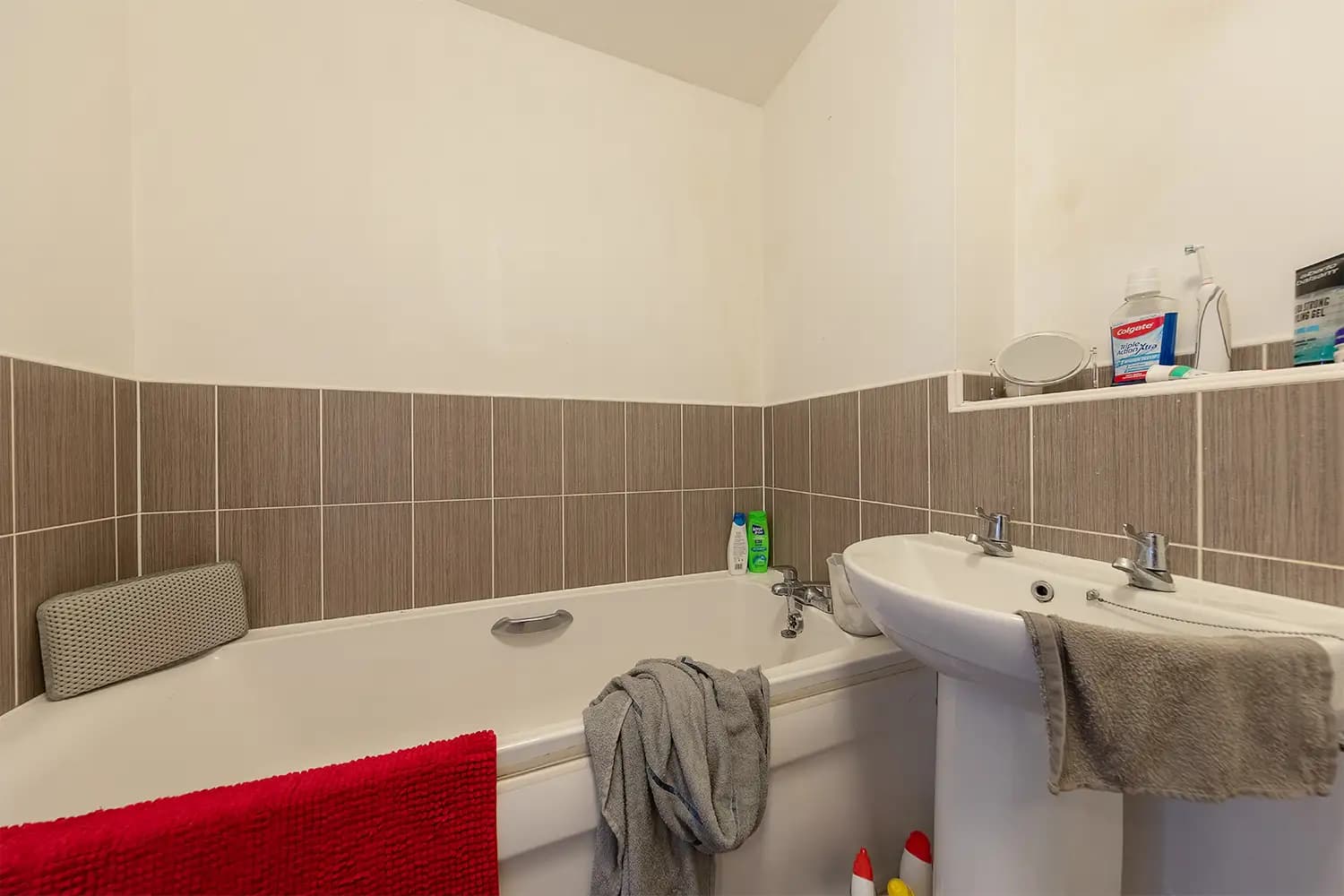 property photo 10 of 18
