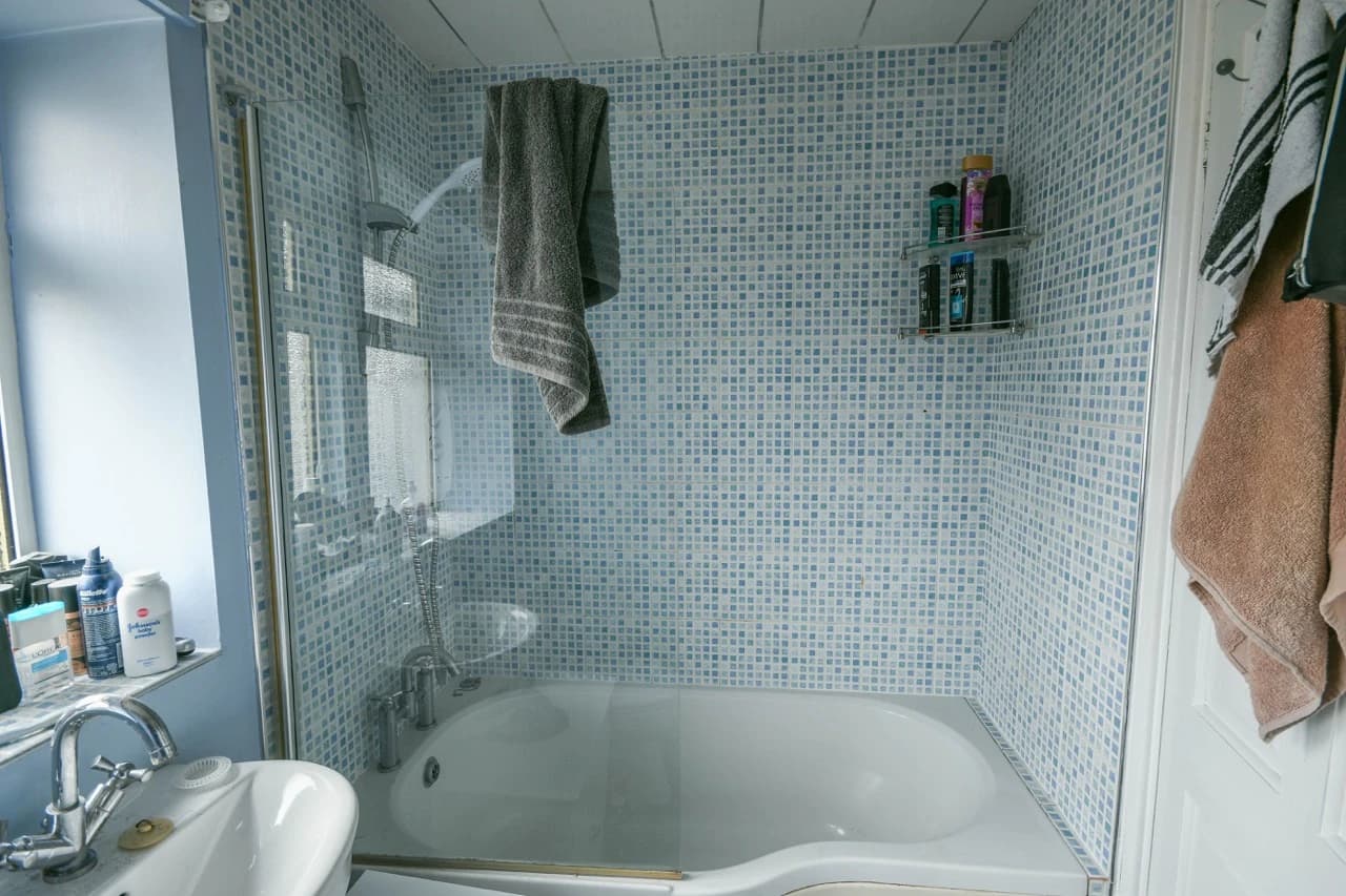 property photo 8 of 19