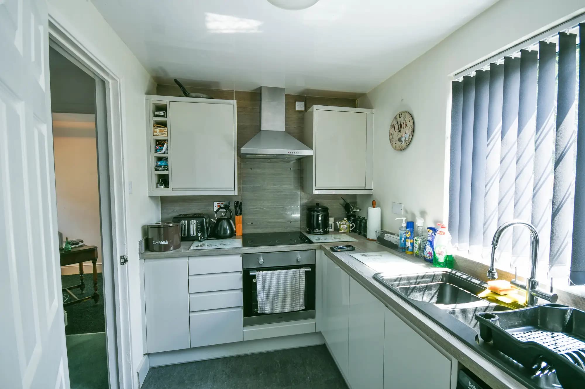 property photo 5 of 17