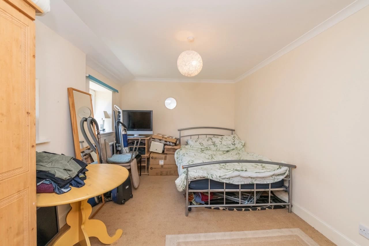 property photo 12 of 16