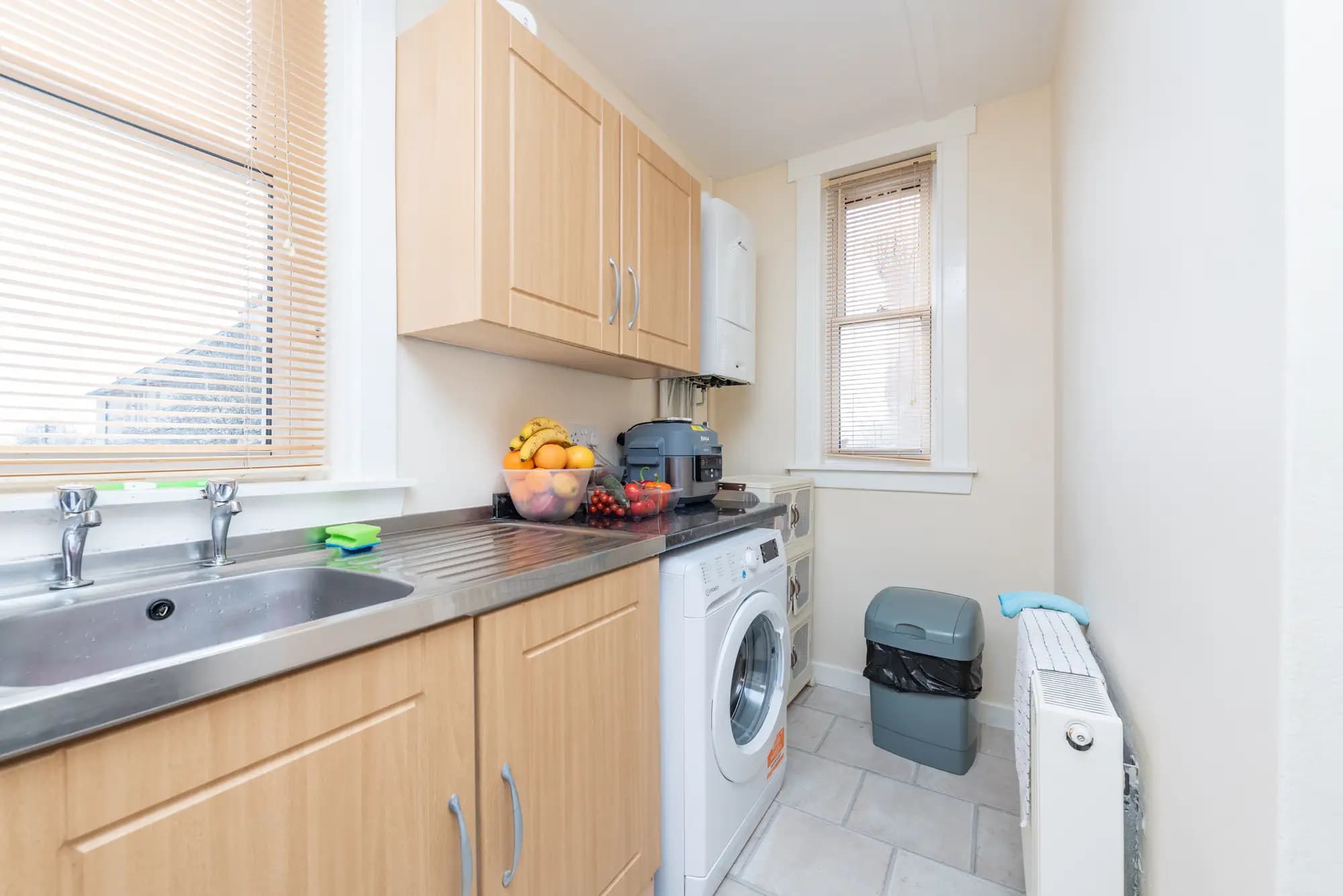 property photo 9 of 28