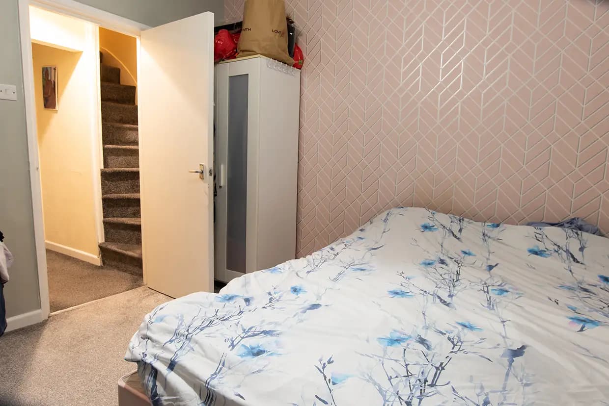 property photo 10 of 25