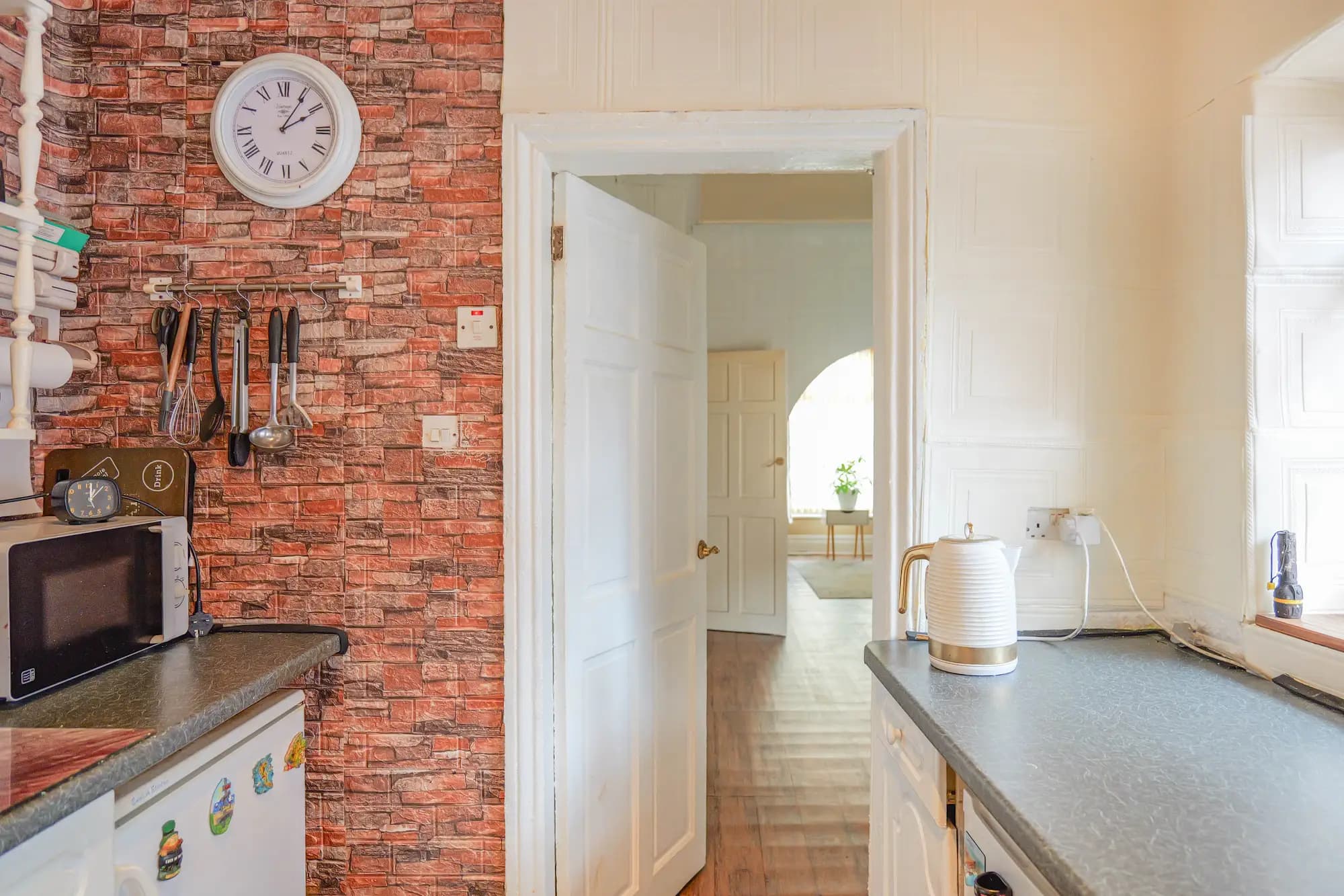 property photo 7 of 20