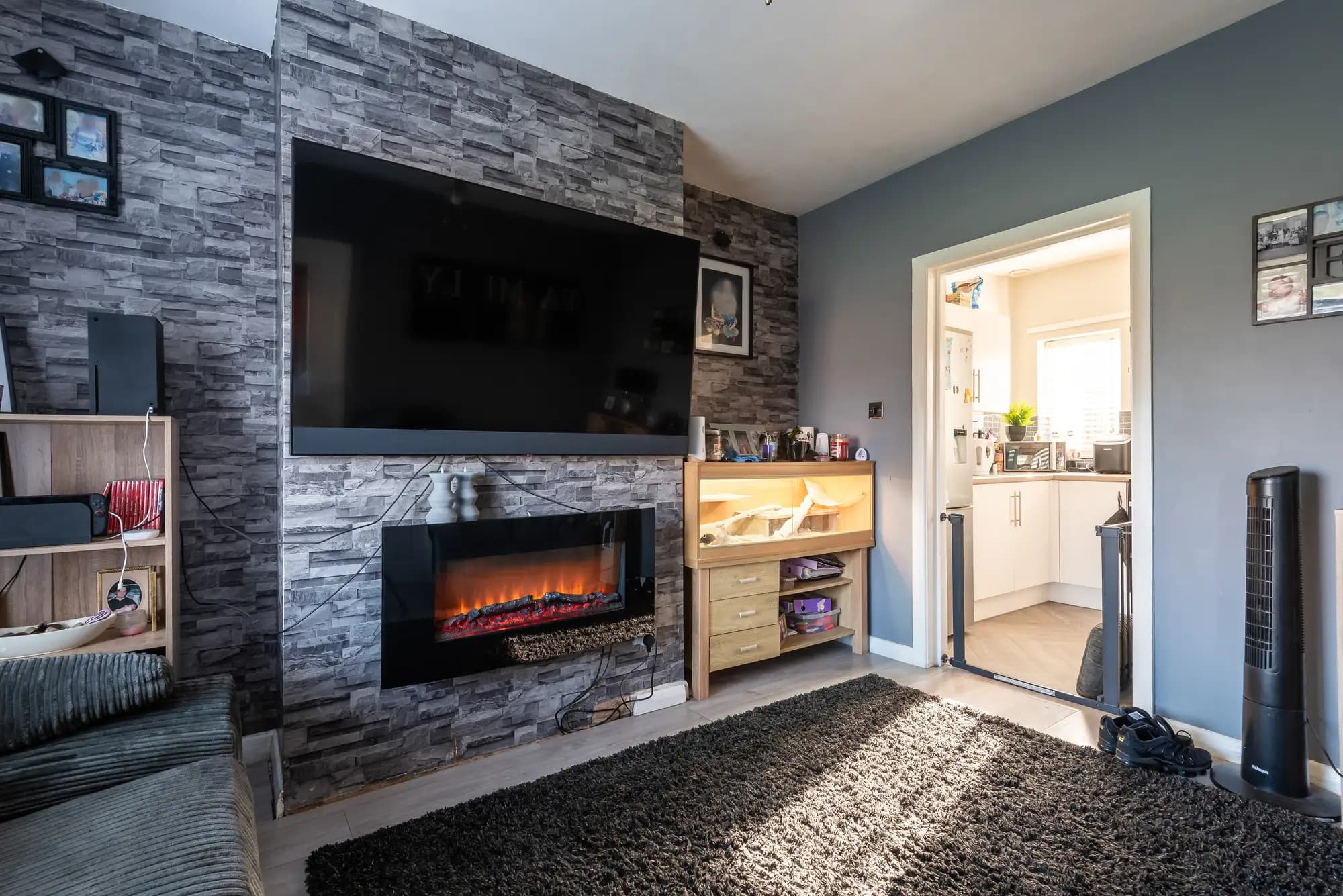 property photo 3 of 27