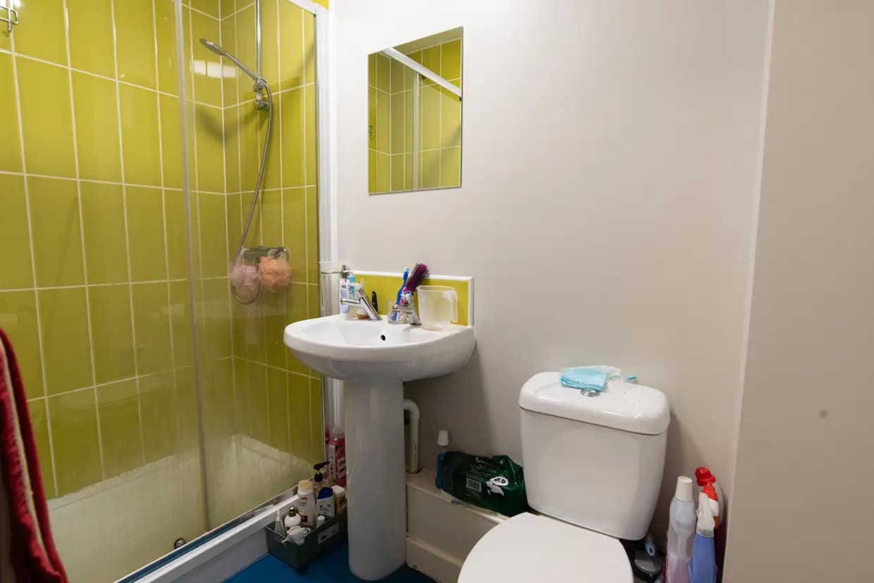 property photo 6 of 16