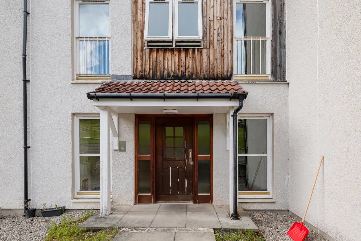 property photo 15 of 17