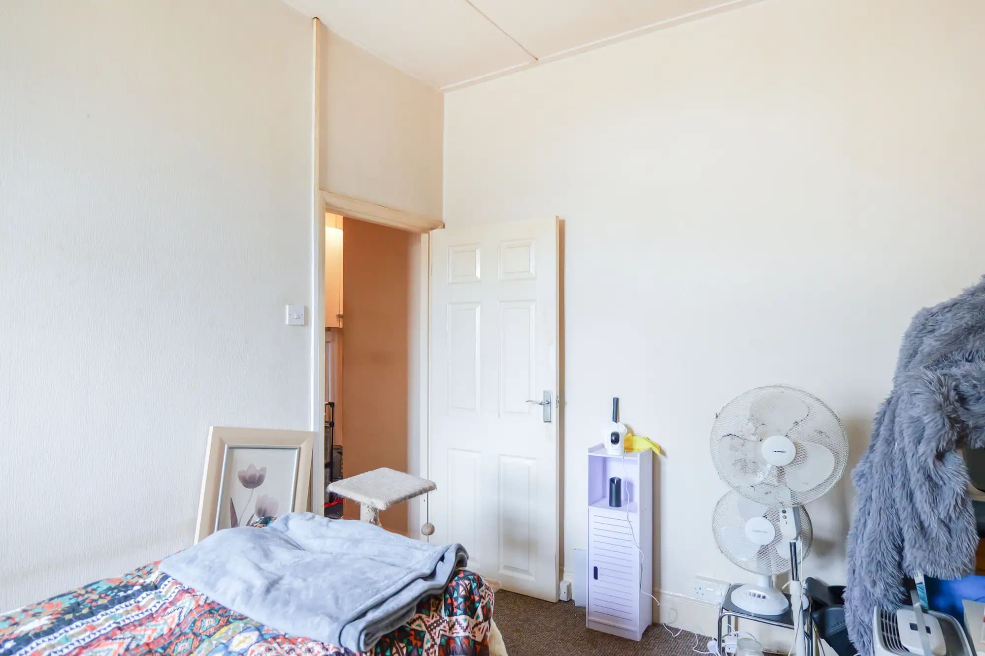 property photo 12 of 18