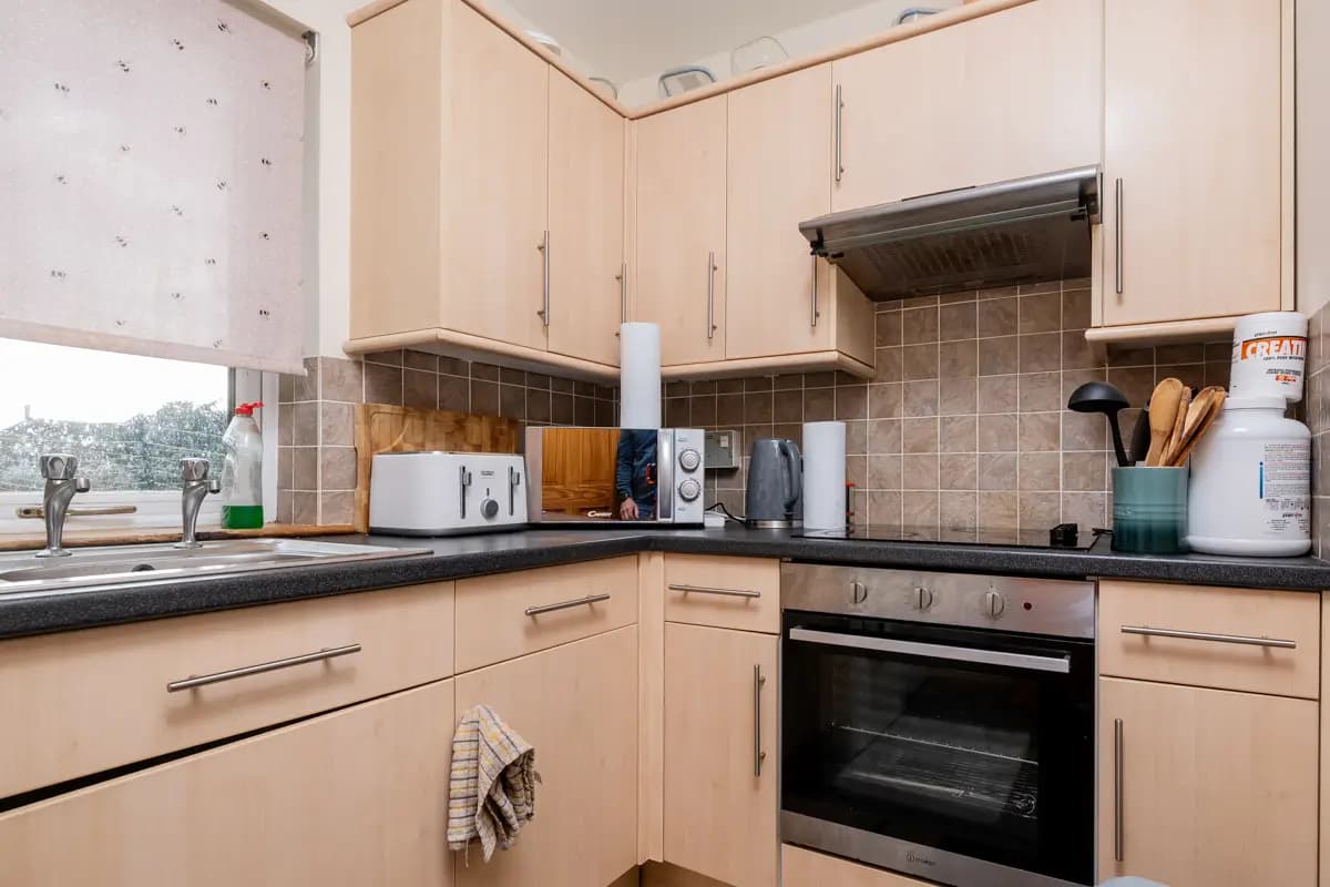 property photo 6 of 17