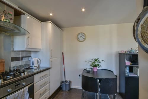 property photo 4 of 13