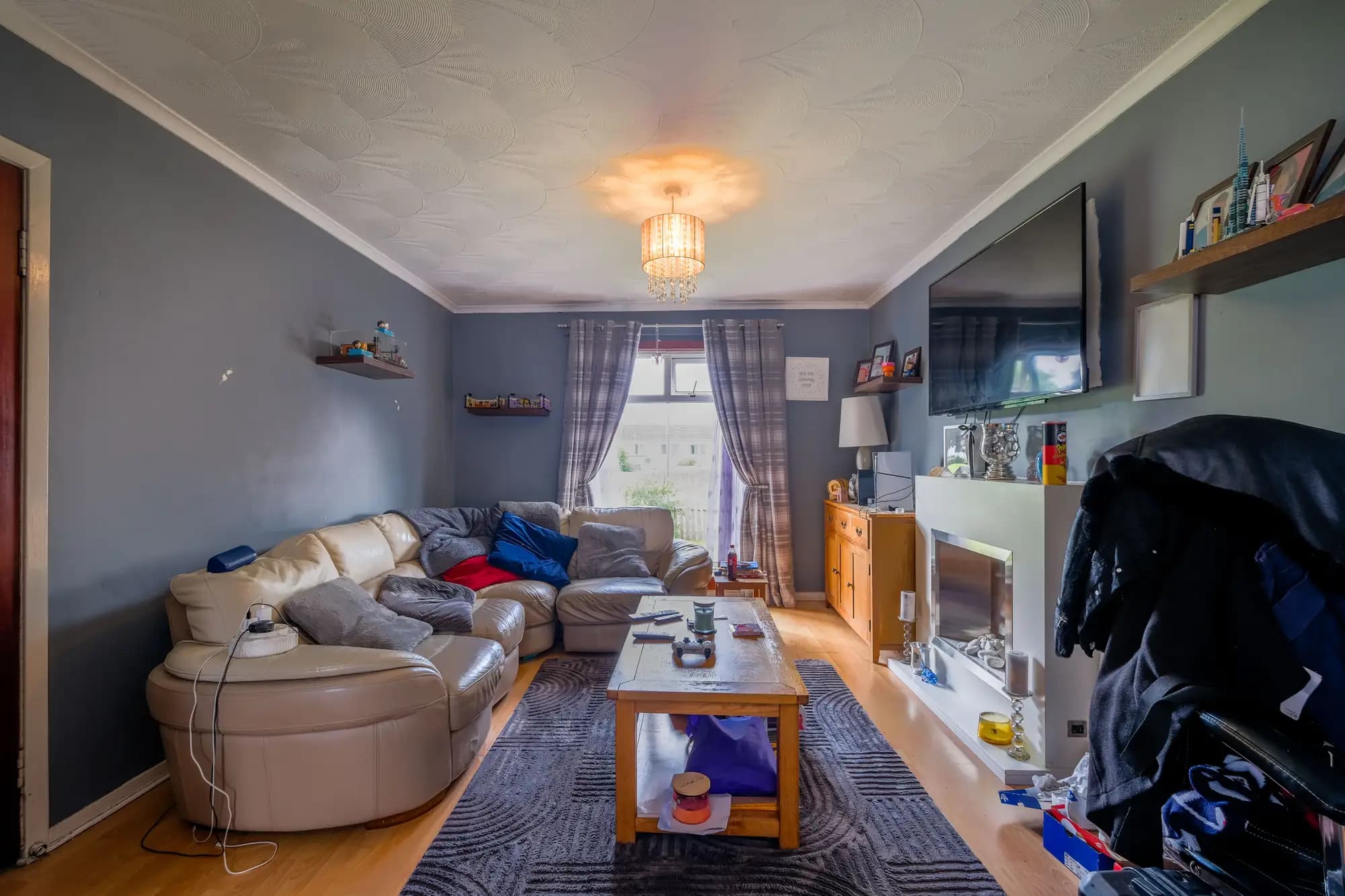 property photo 4 of 19