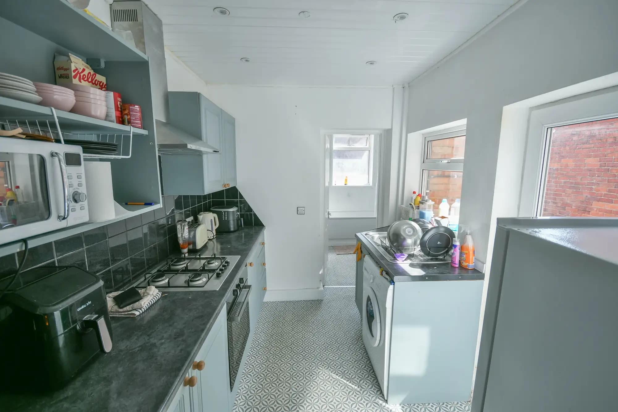 property photo 5 of 15