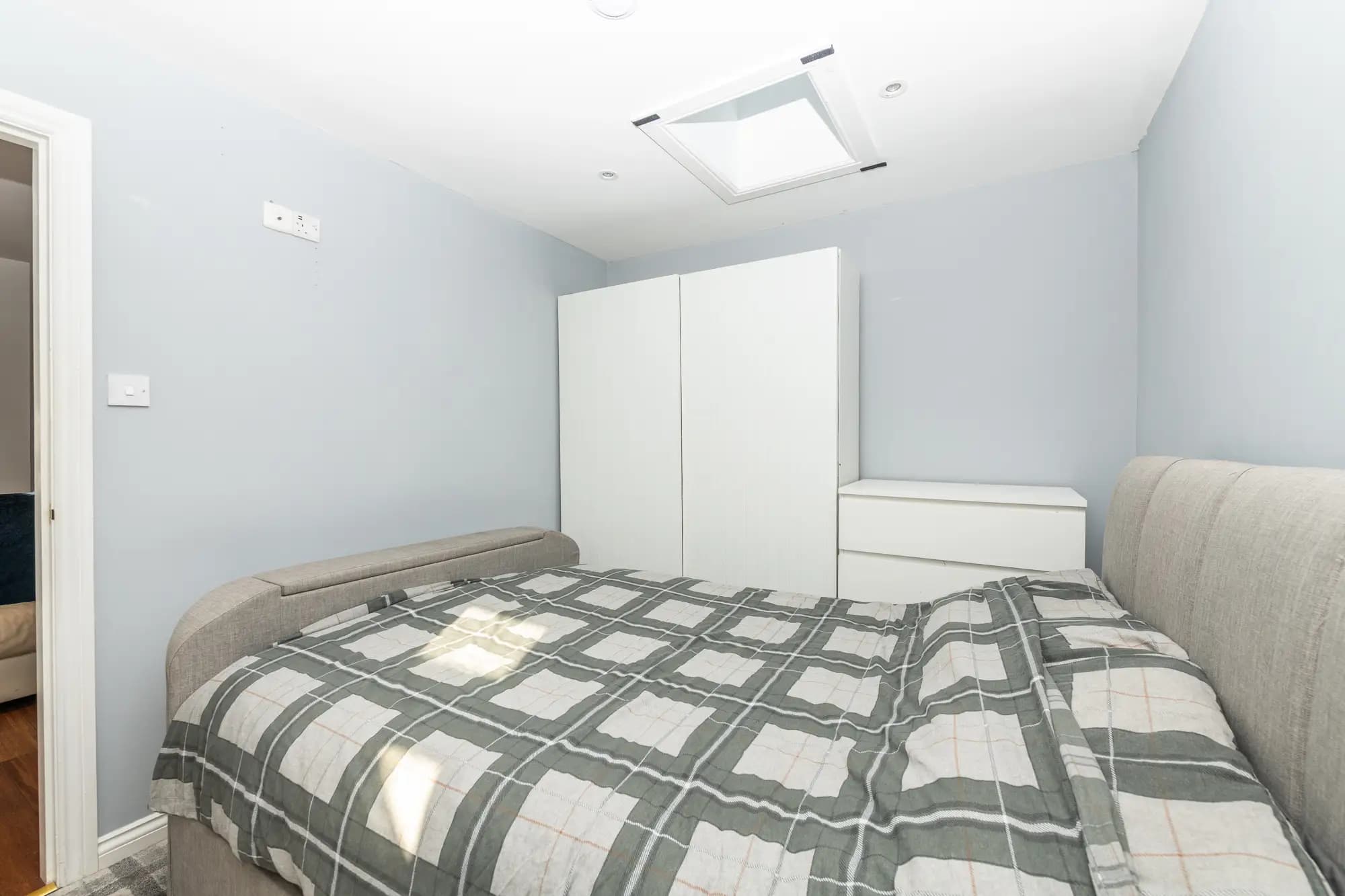 property photo 13 of 16