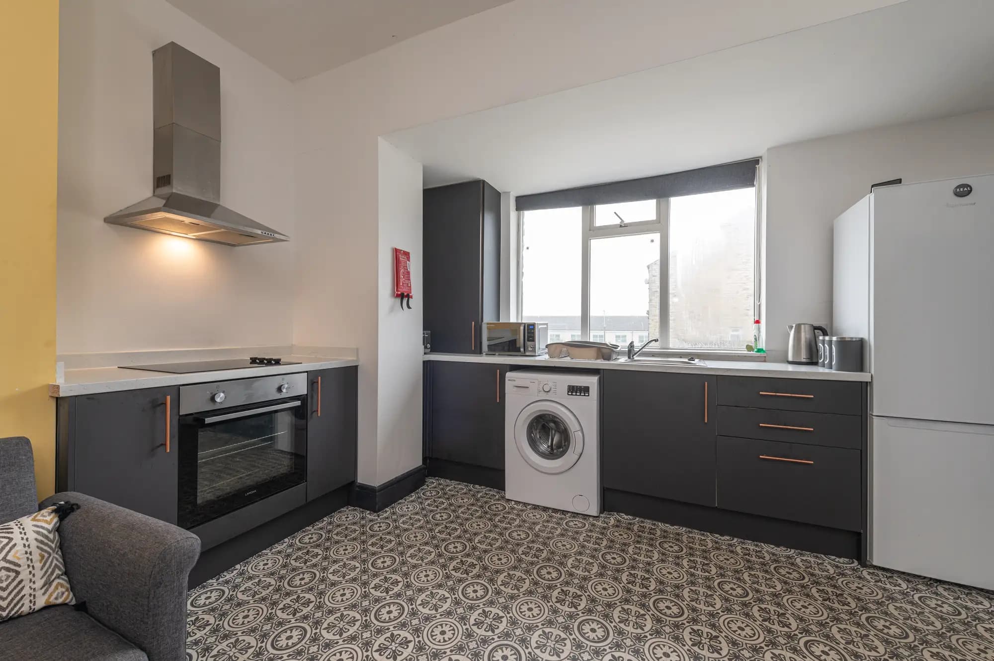 property photo 5 of 19