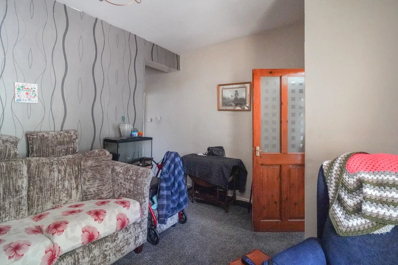 property photo 3 of 22