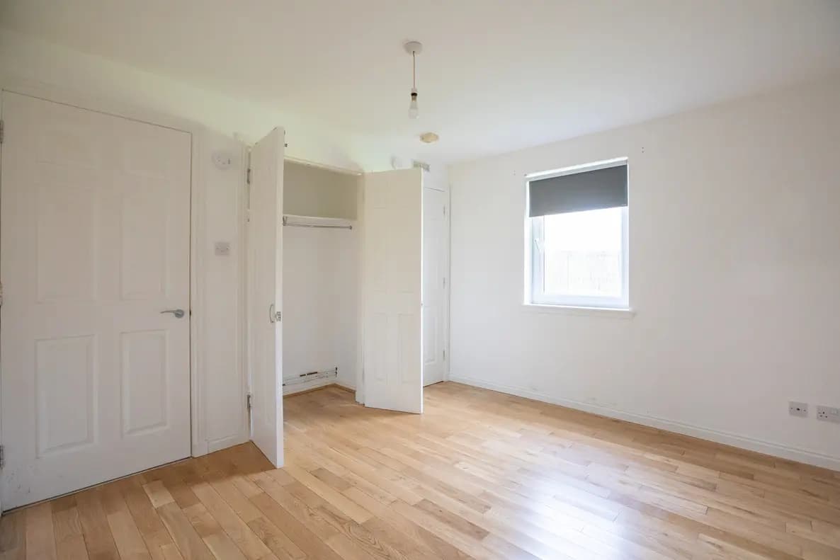 property photo 12 of 18