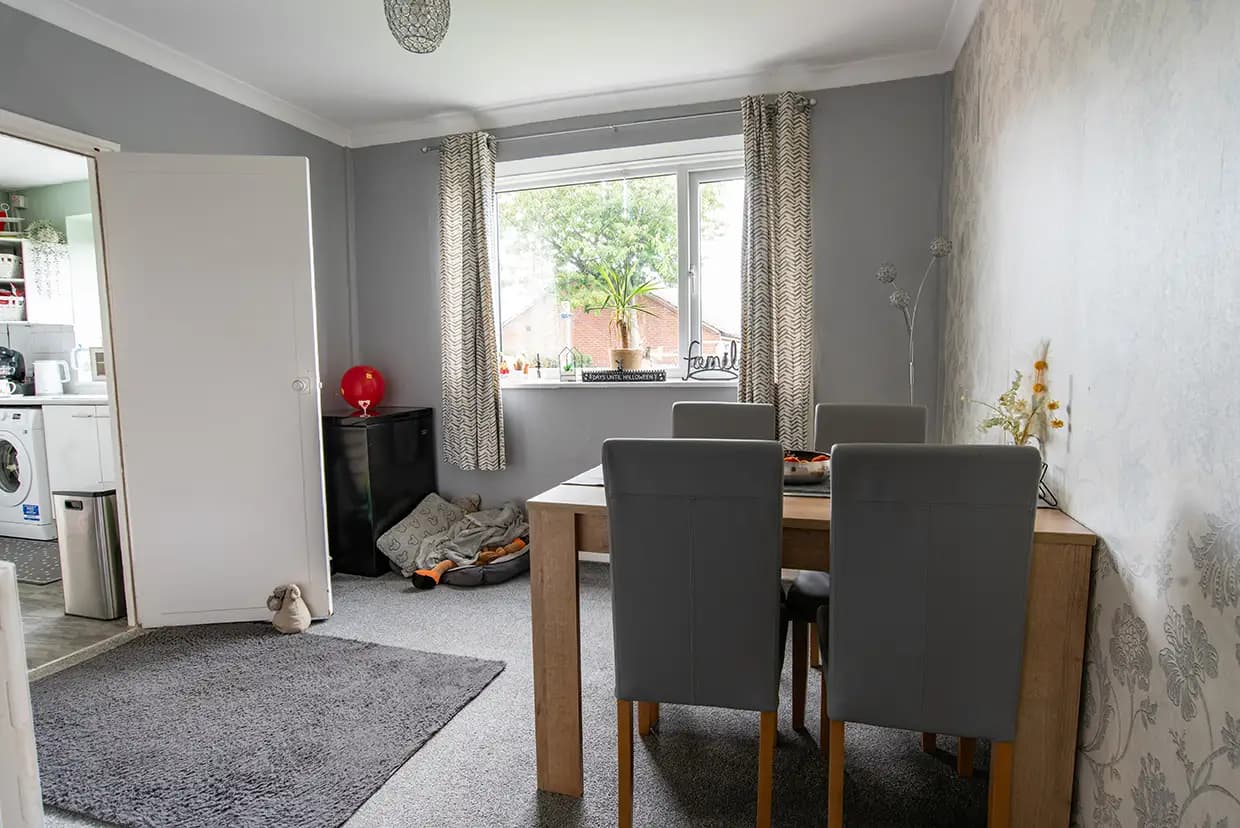 property photo 9 of 25