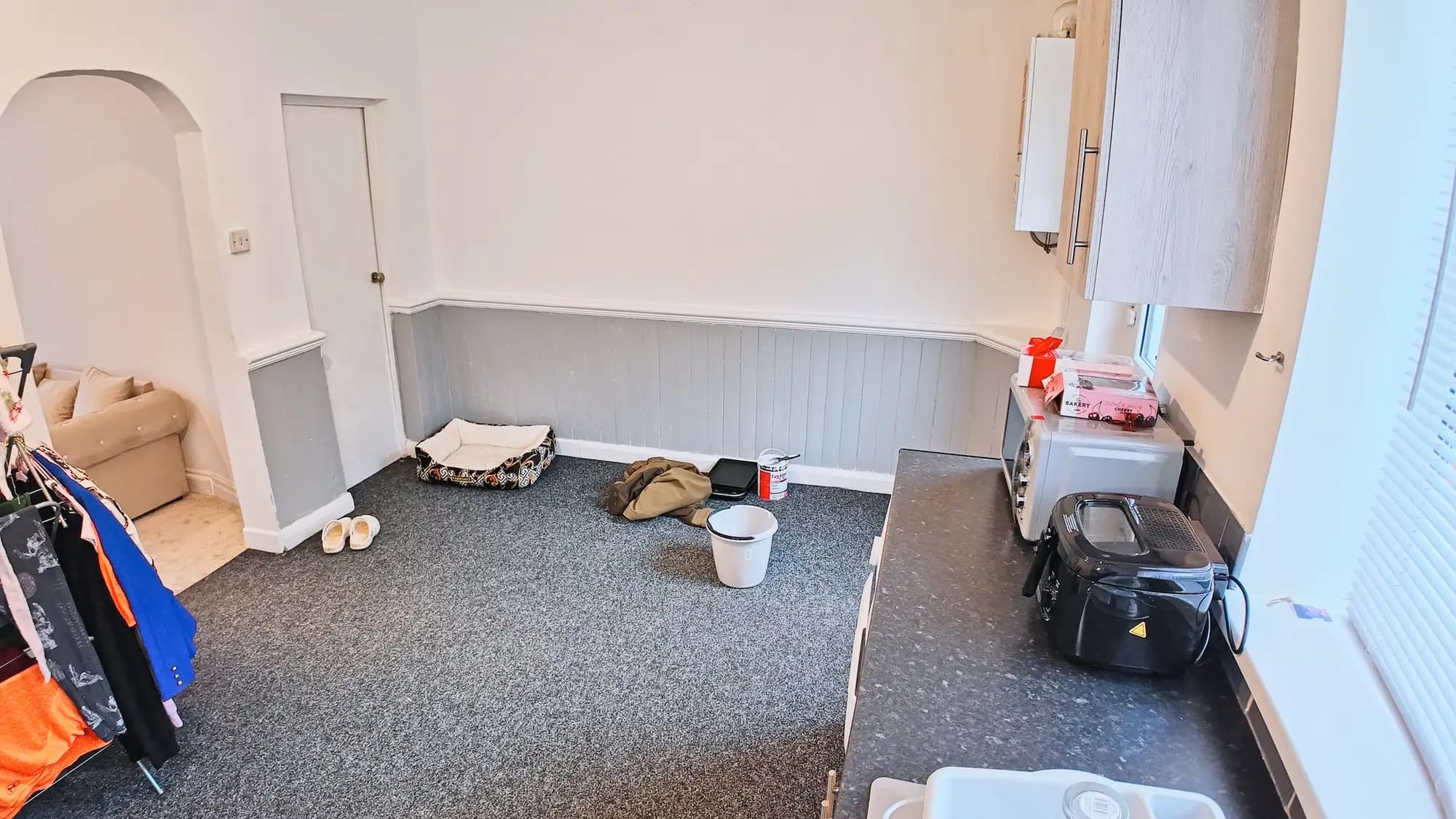 property photo 10 of 17