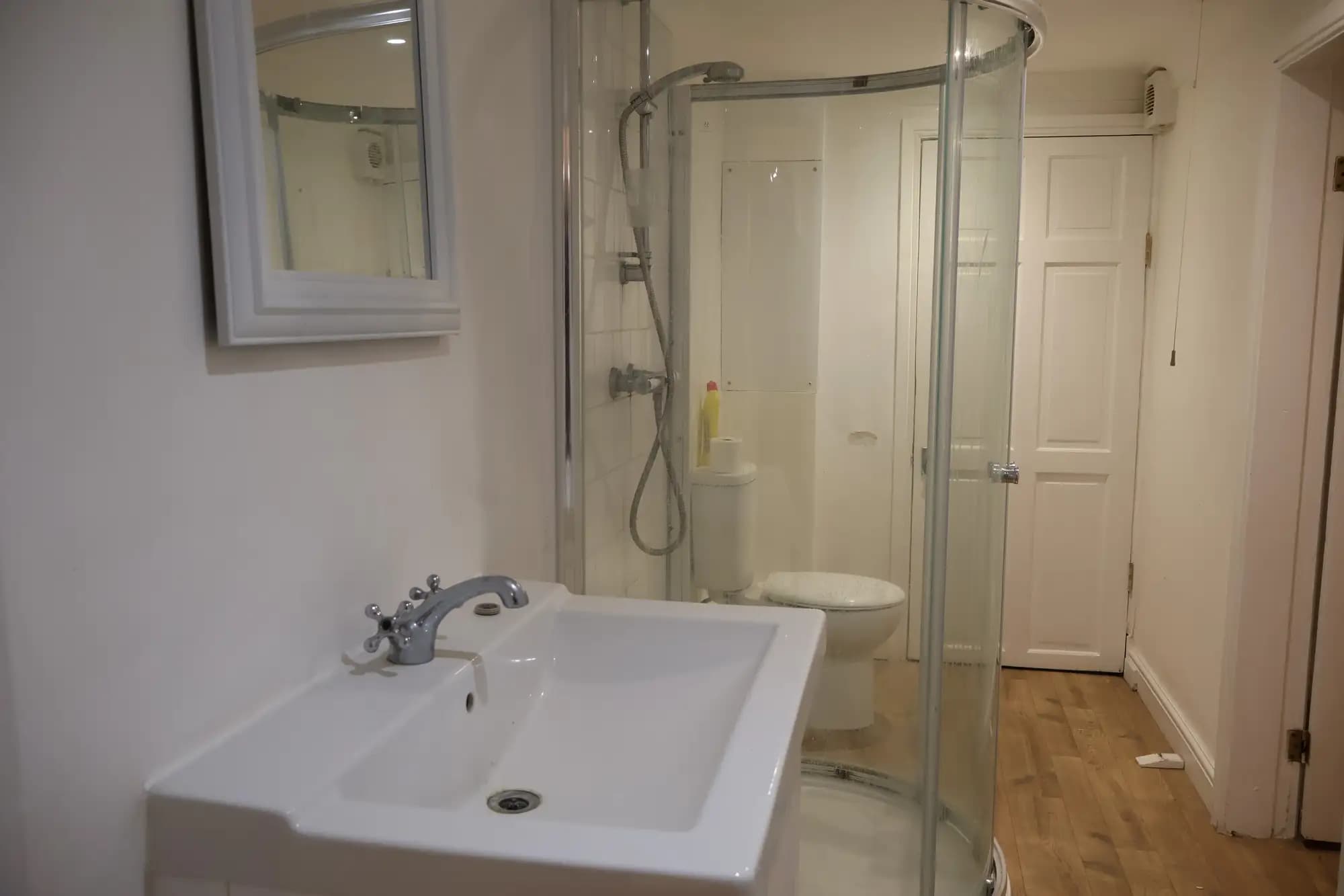 property photo 11 of 22