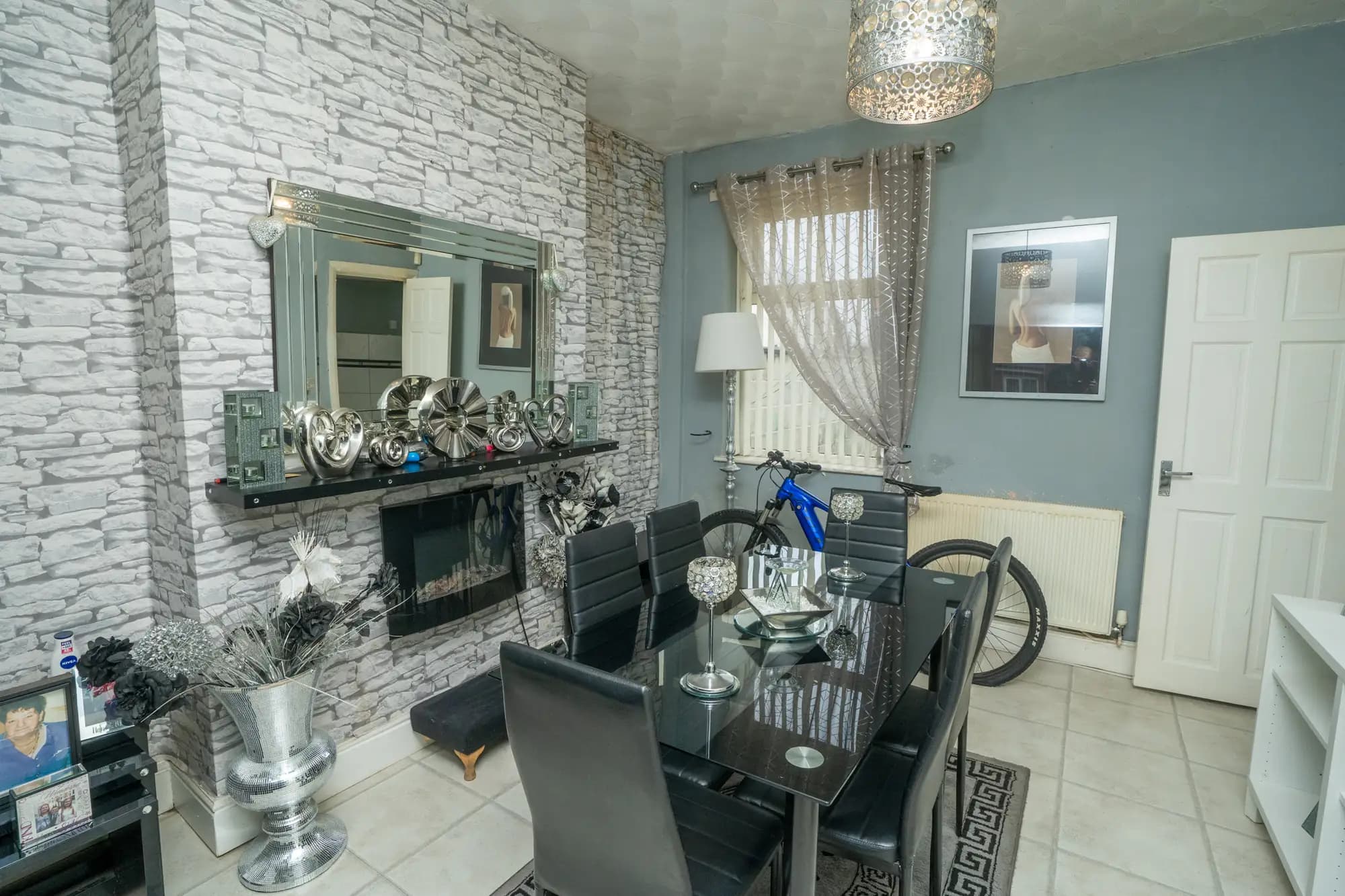 property photo 5 of 27