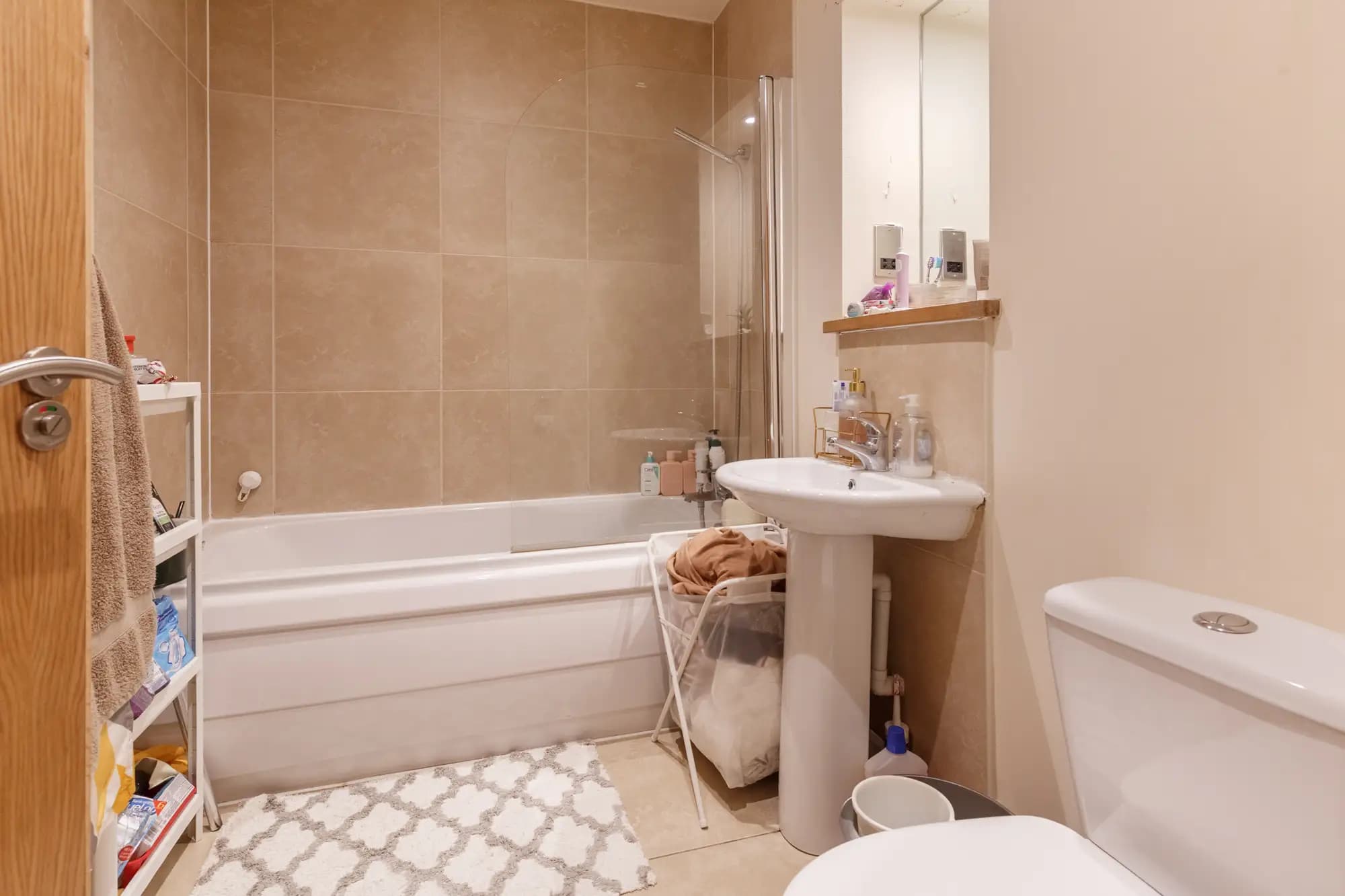 property photo 7 of 11