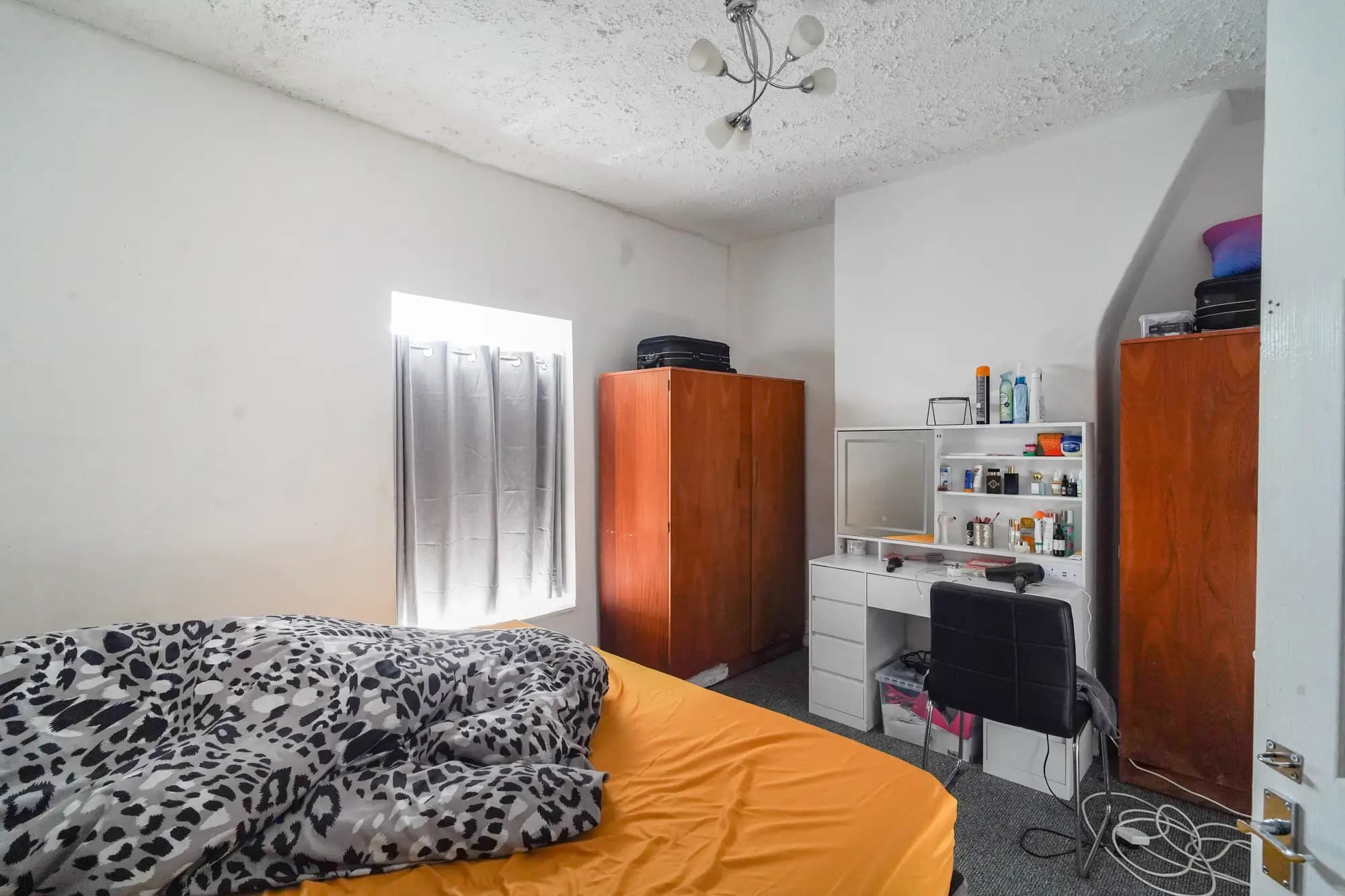 property photo 11 of 21
