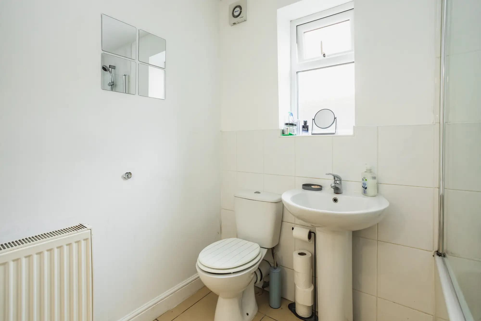 property photo 9 of 17