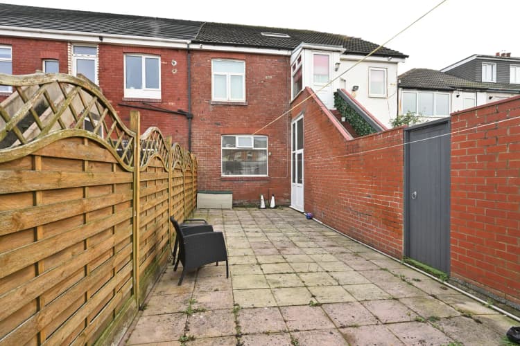 property photo 13 of 16