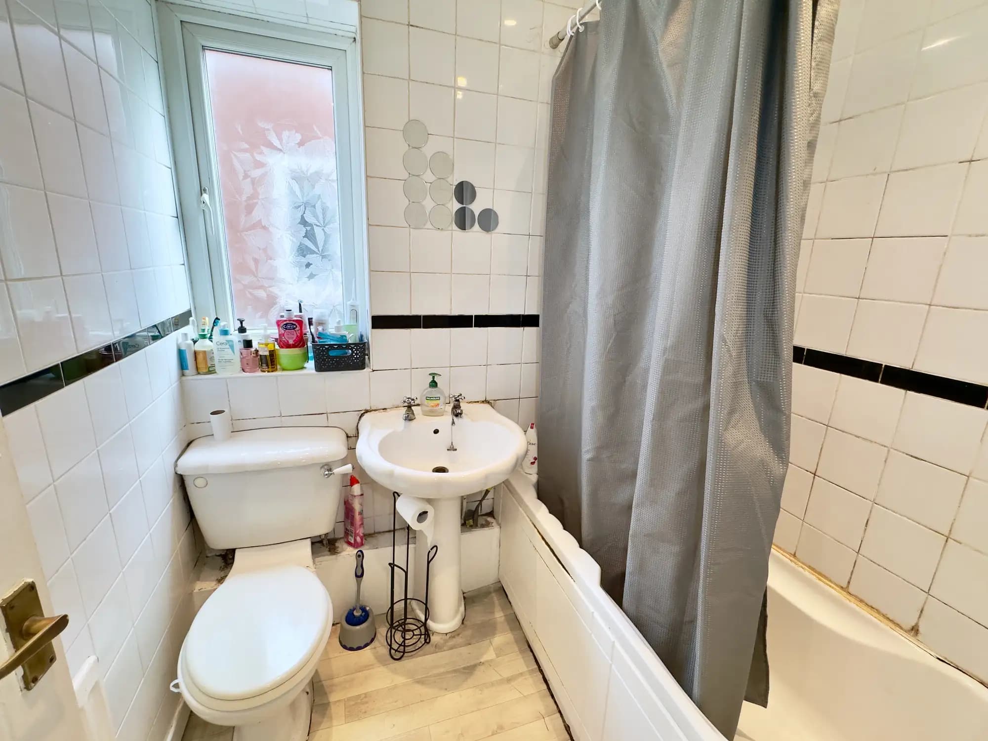 property photo 8 of 16