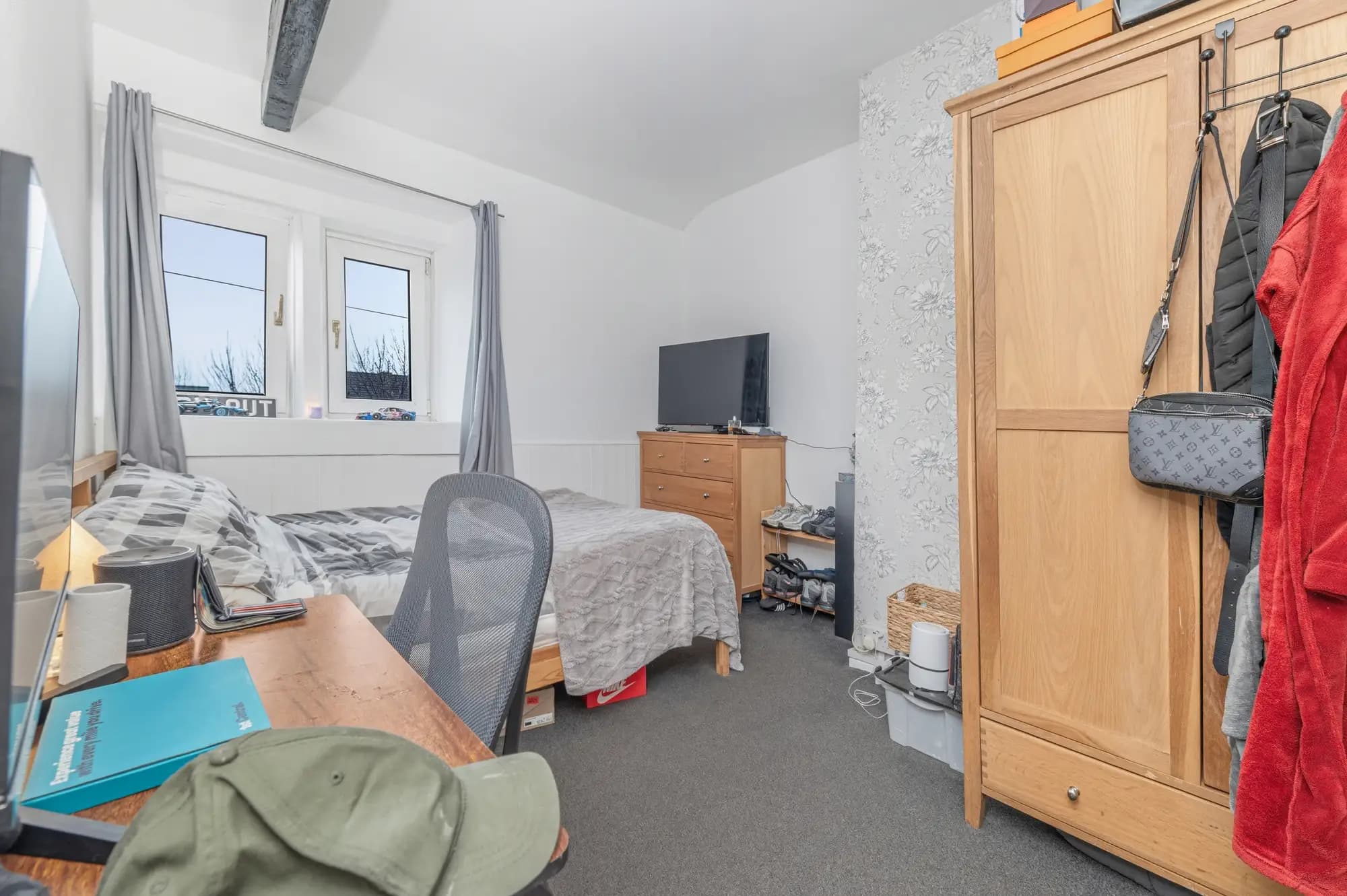 property photo 12 of 17